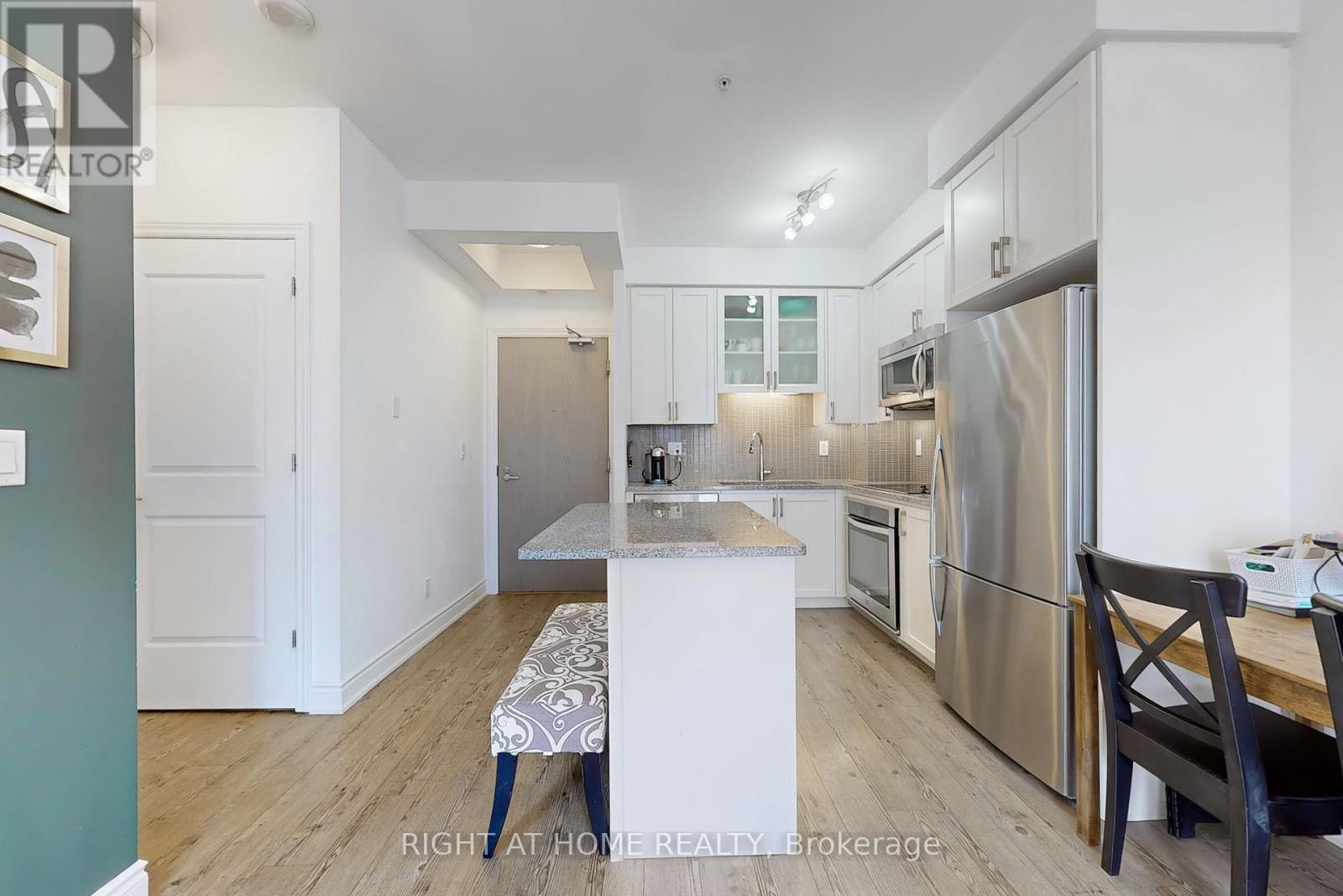 1609b - 9090 Yonge Street, Richmond Hill, Ontario  L4C 0Z1 - Photo 8 - N12418437
