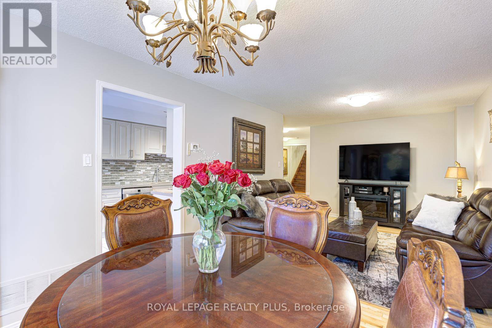 767 Playter Crescent, Newmarket, Ontario  L3X 1W7 - Photo 11 - N12418442
