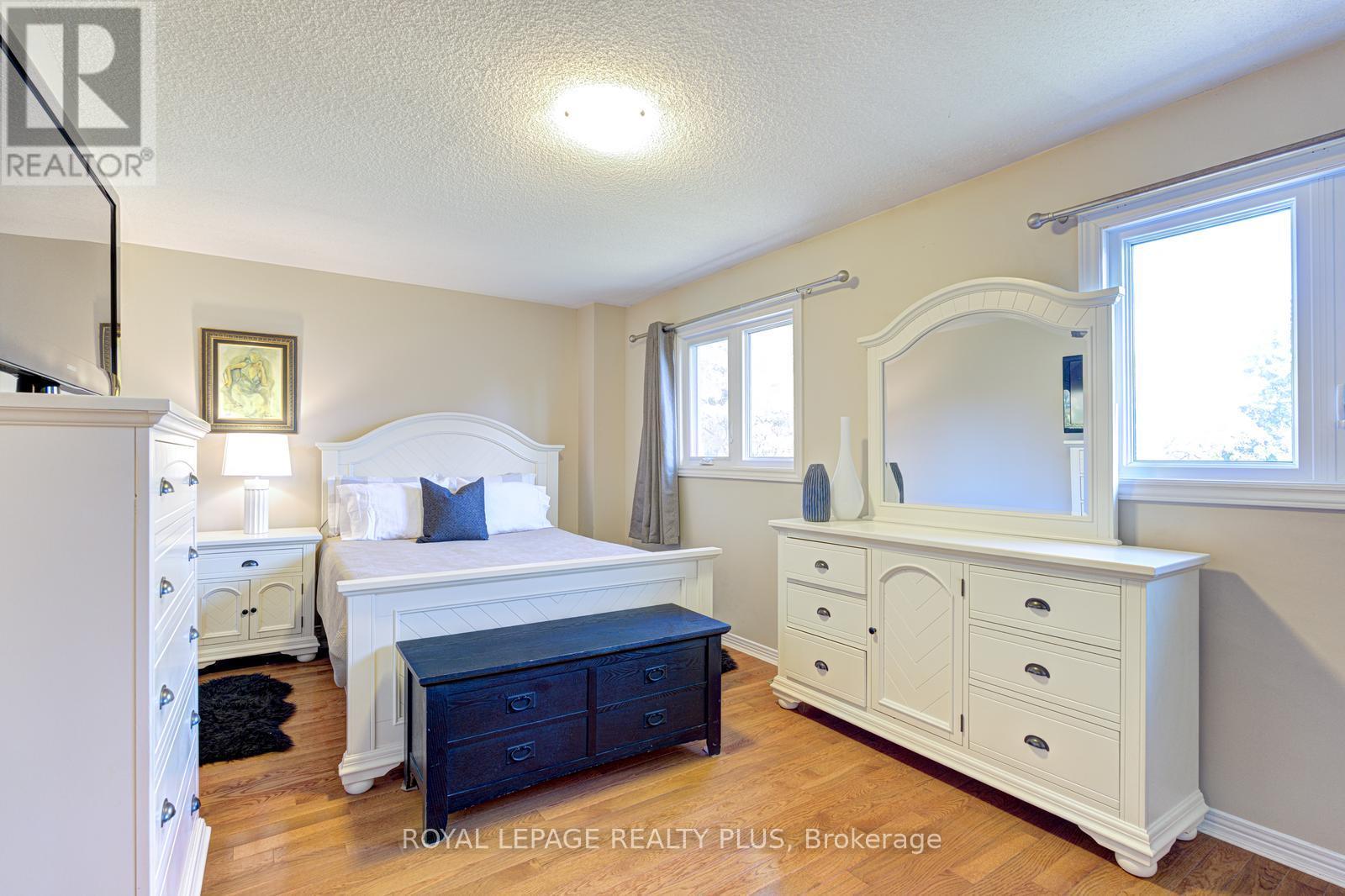 767 Playter Crescent, Newmarket, Ontario  L3X 1W7 - Photo 16 - N12418442