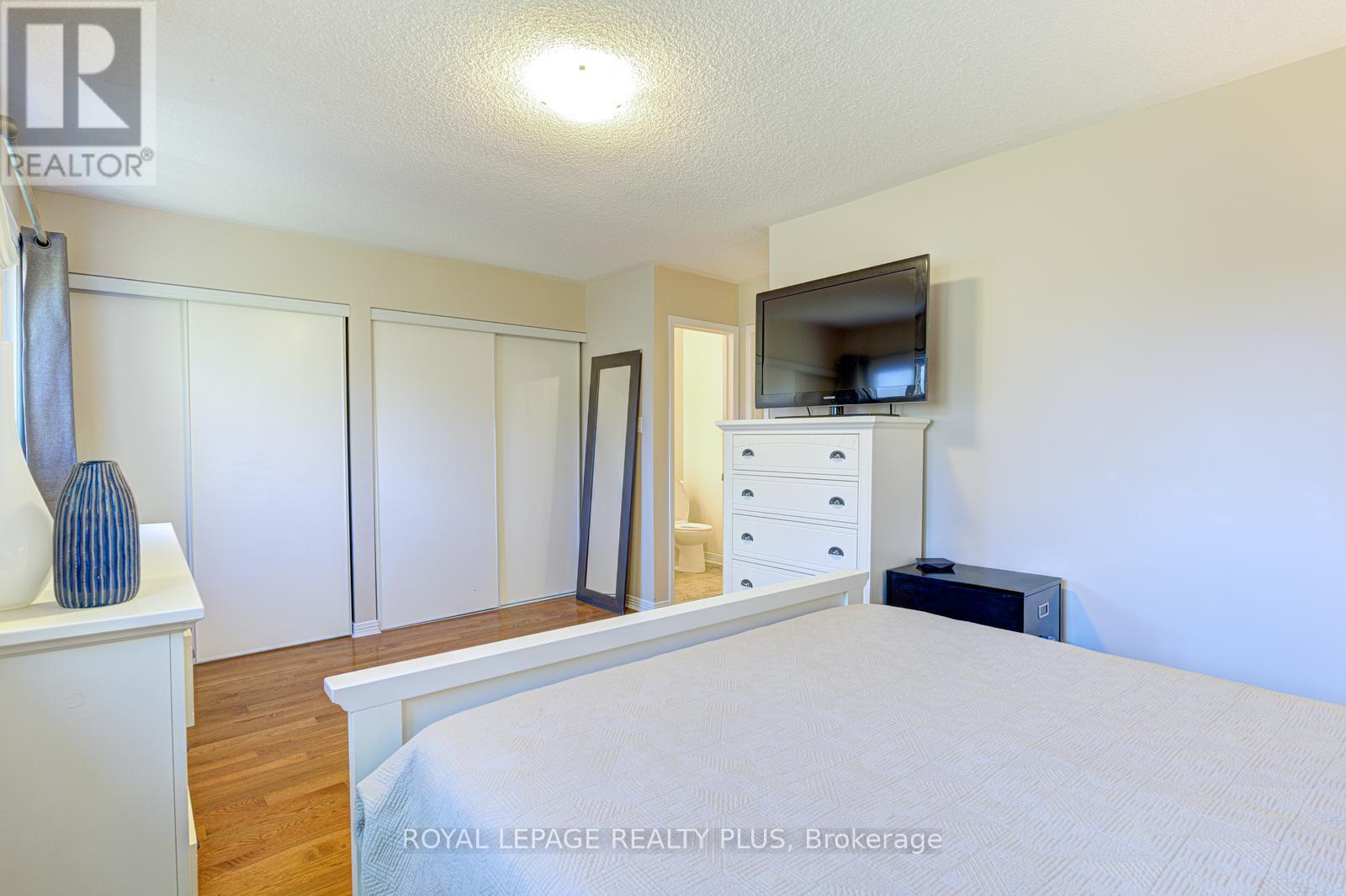 767 Playter Crescent, Newmarket, Ontario  L3X 1W7 - Photo 18 - N12418442