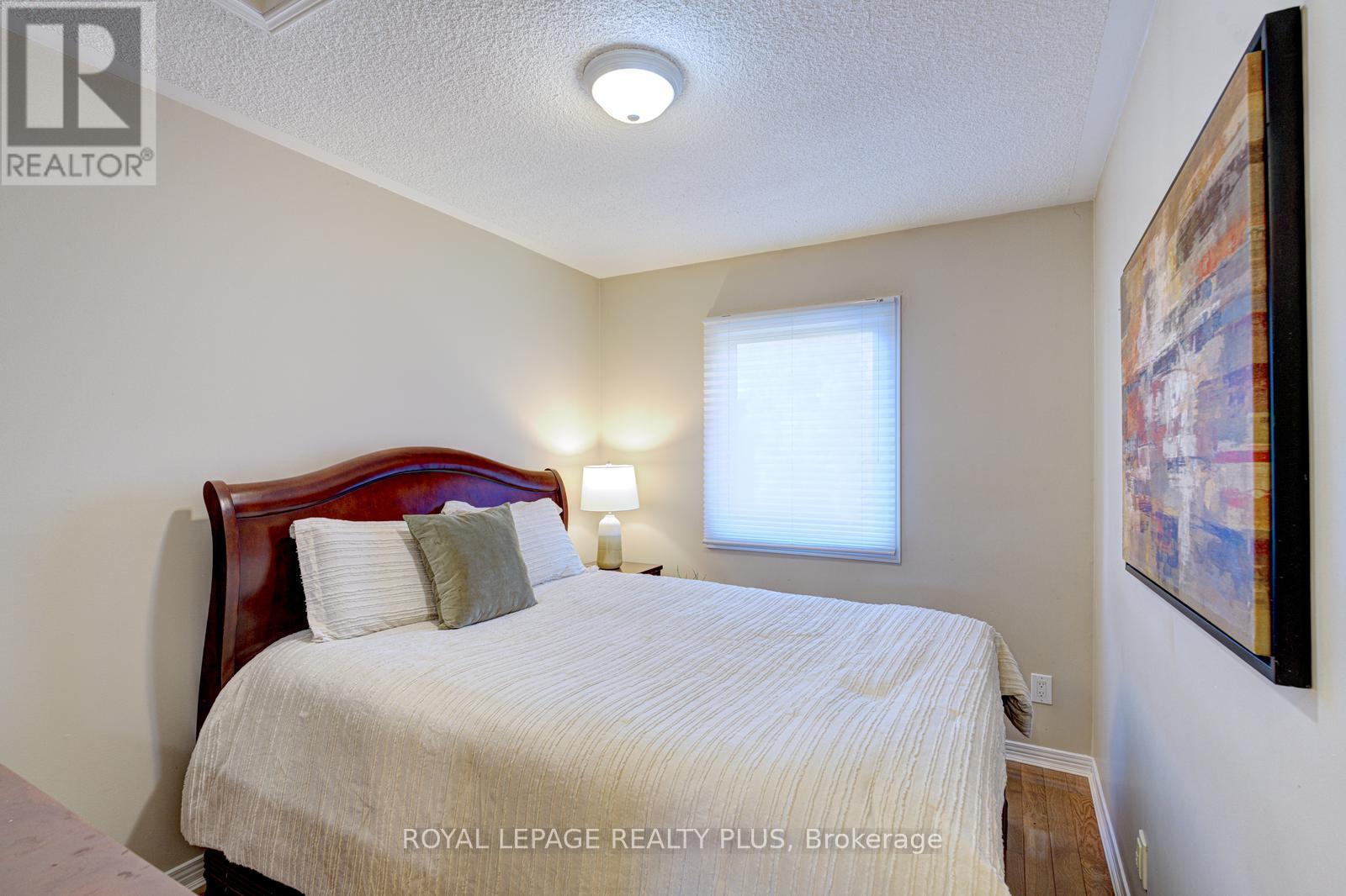 767 Playter Crescent, Newmarket, Ontario  L3X 1W7 - Photo 23 - N12418442