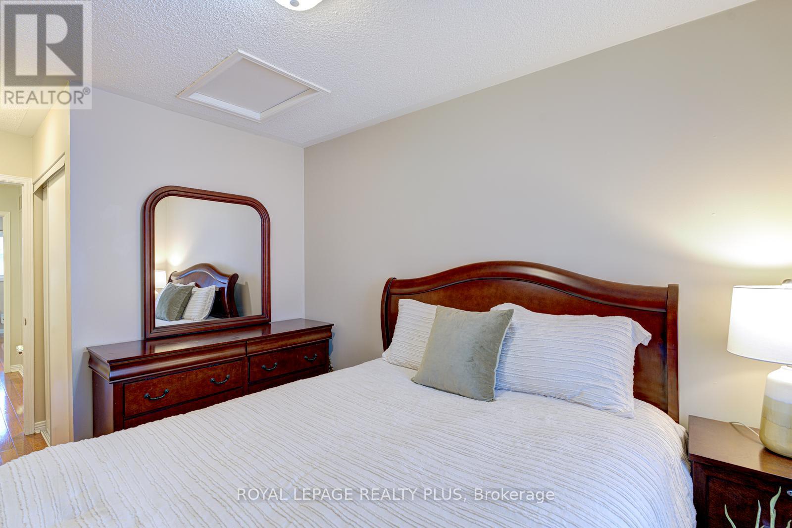 767 Playter Crescent, Newmarket, Ontario  L3X 1W7 - Photo 24 - N12418442