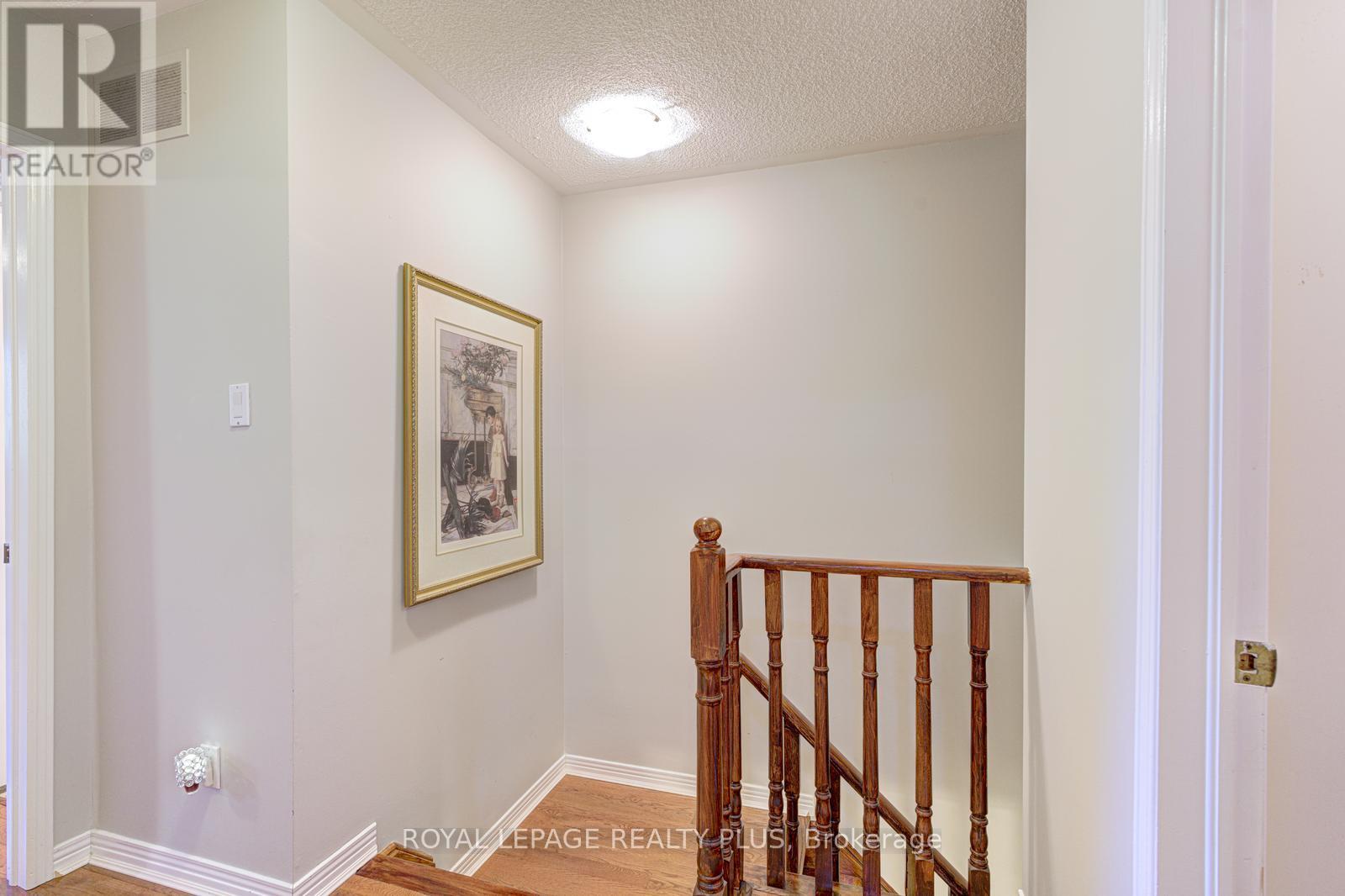 767 Playter Crescent, Newmarket, Ontario  L3X 1W7 - Photo 25 - N12418442