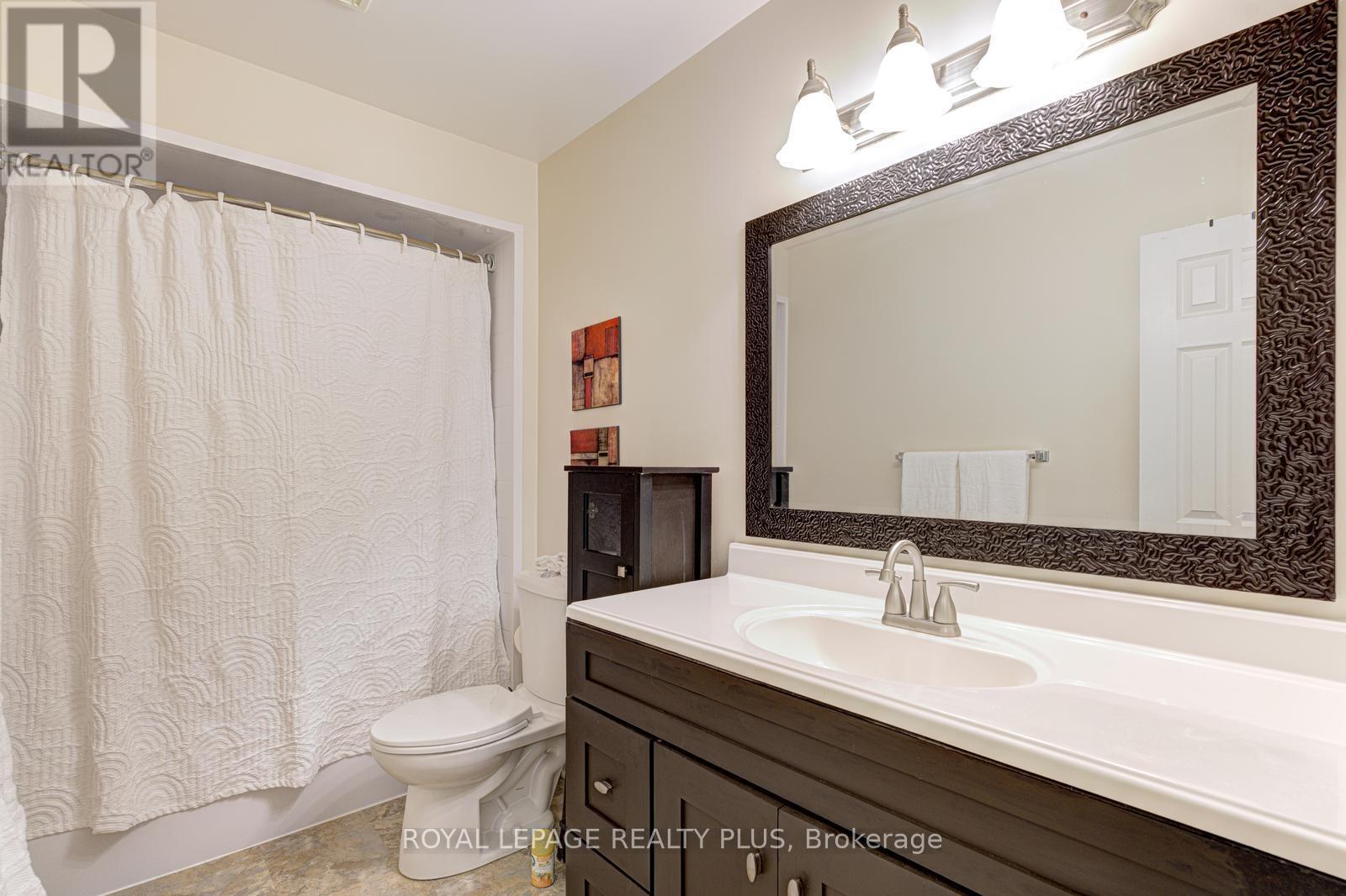 767 Playter Crescent, Newmarket, Ontario  L3X 1W7 - Photo 26 - N12418442
