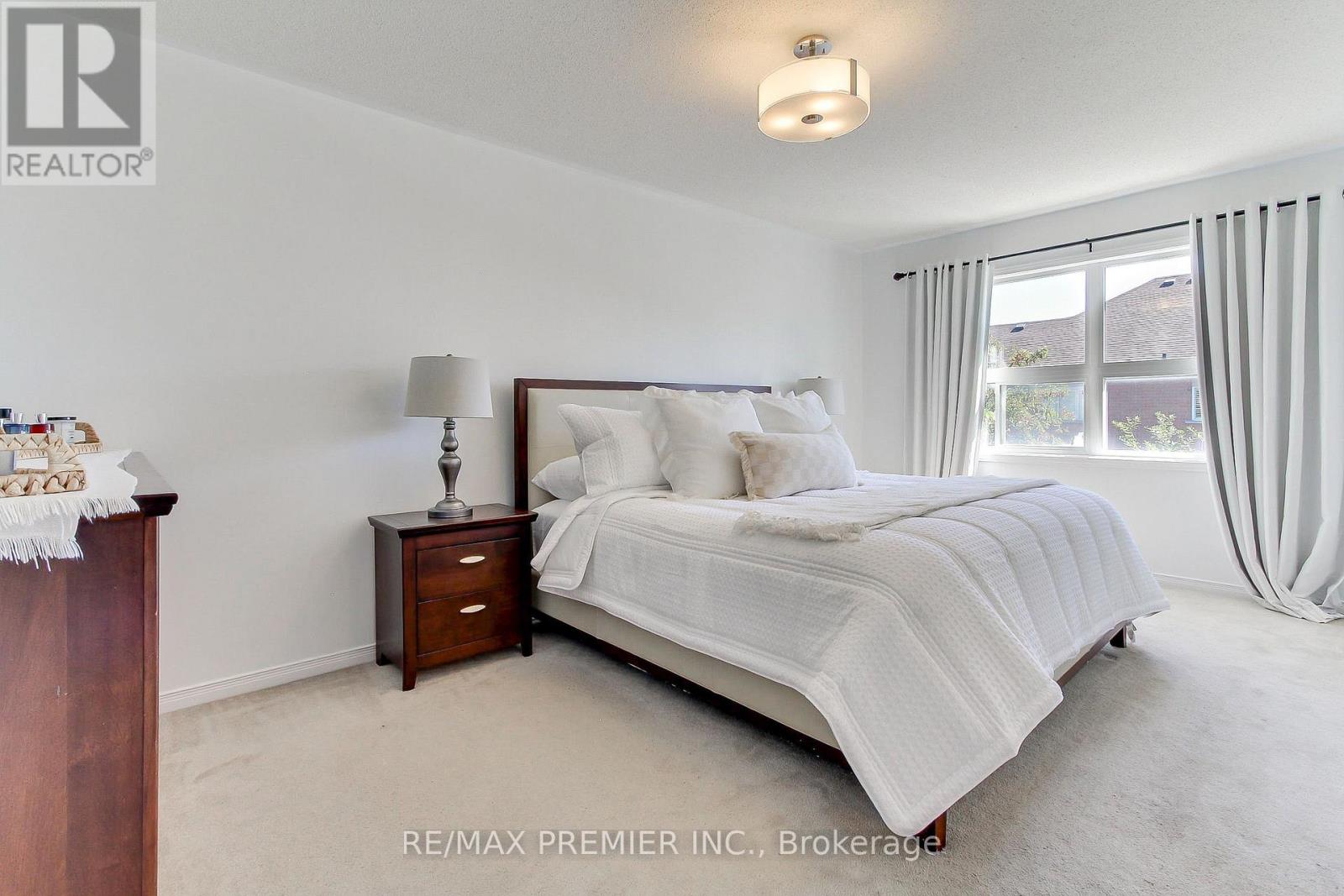 39 Ronan Crescent, Vaughan, Ontario  L4H 2J7 - Photo 10 - N12418451
