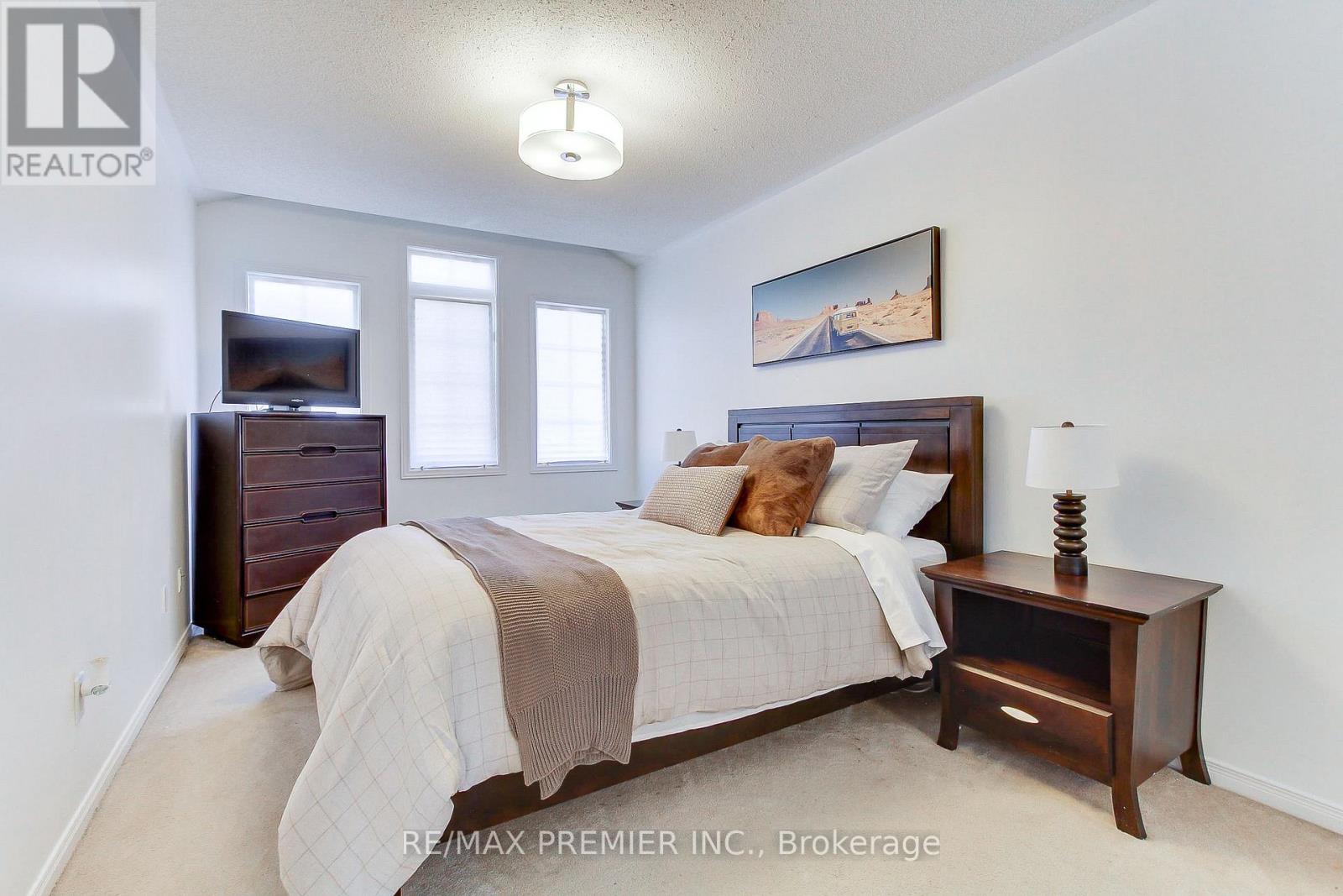 39 Ronan Crescent, Vaughan, Ontario  L4H 2J7 - Photo 15 - N12418451