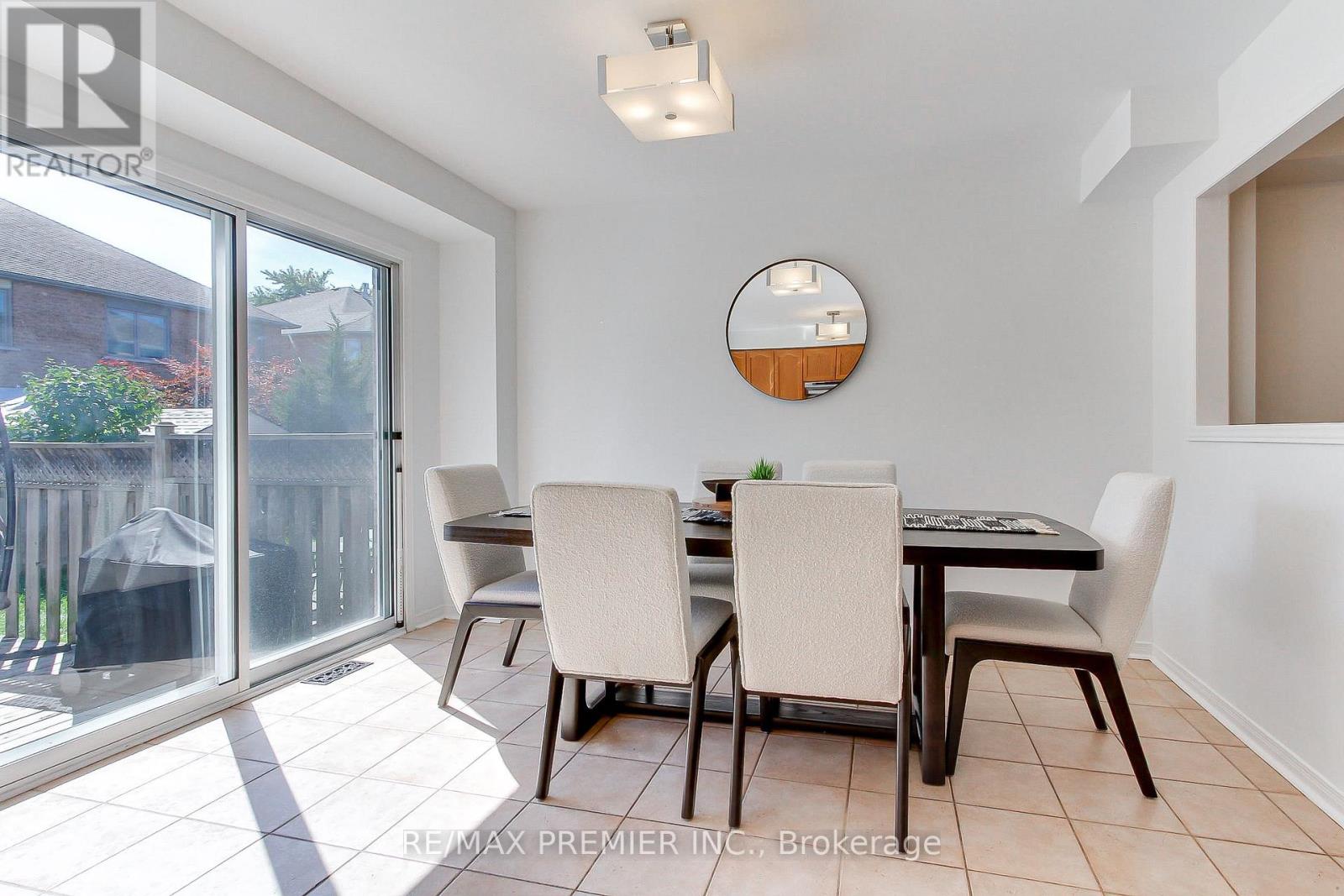 39 Ronan Crescent, Vaughan, Ontario  L4H 2J7 - Photo 7 - N12418451