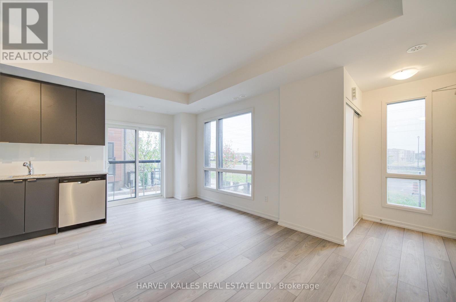 2 - 18 Lytham Green Circle, Newmarket, Ontario  L3Y 0H5 - Photo 10 - N12418520