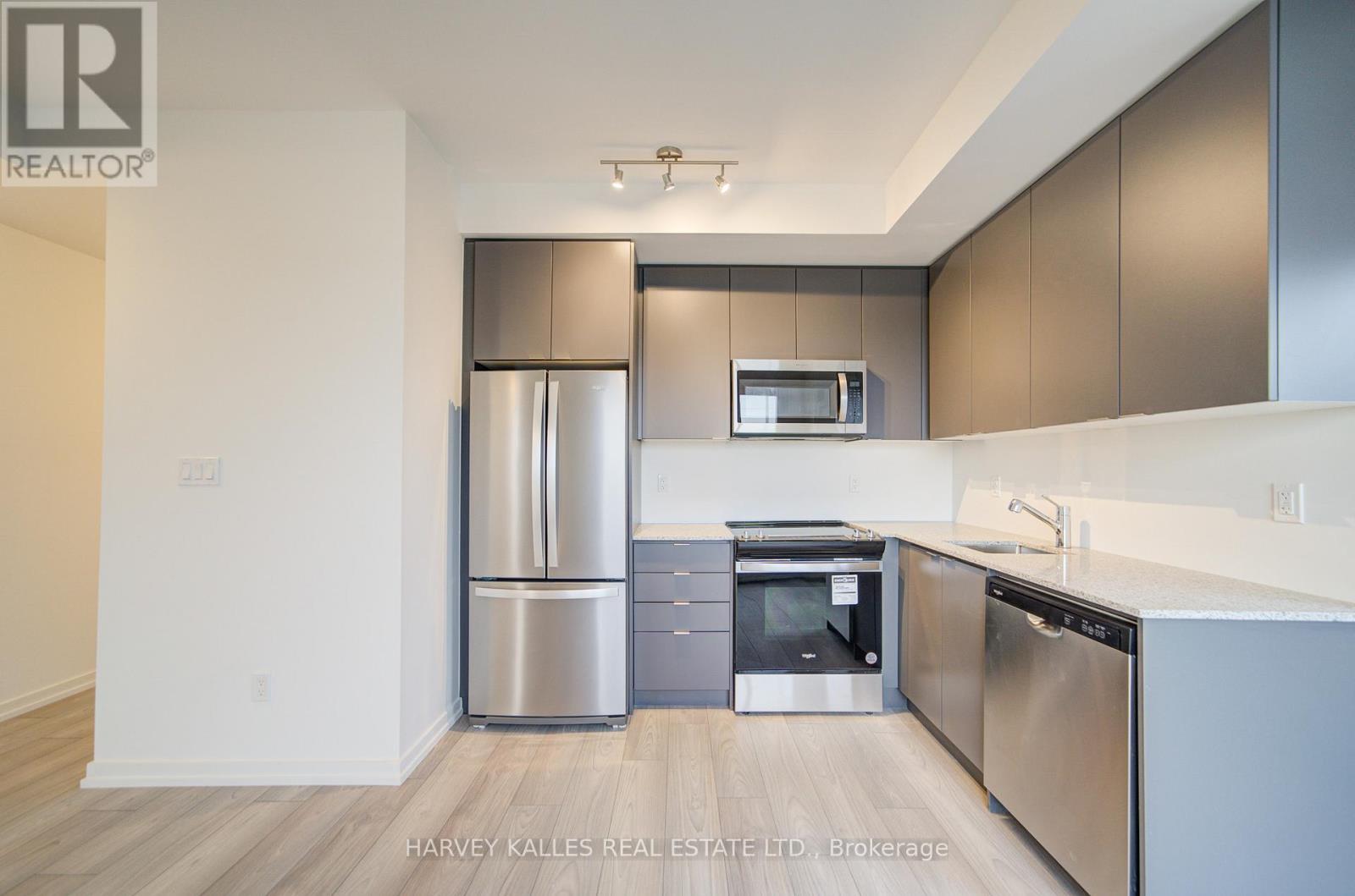 2 - 18 Lytham Green Circle, Newmarket, Ontario  L3Y 0H5 - Photo 12 - N12418520