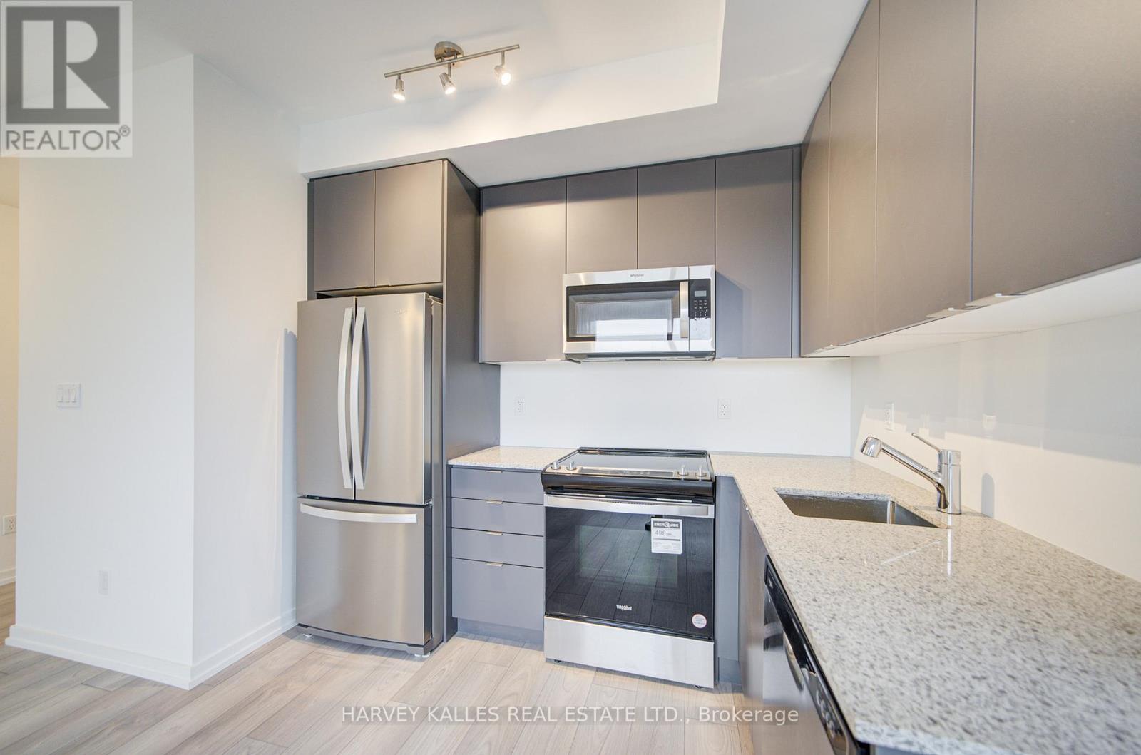 2 - 18 Lytham Green Circle, Newmarket, Ontario  L3Y 0H5 - Photo 15 - N12418520
