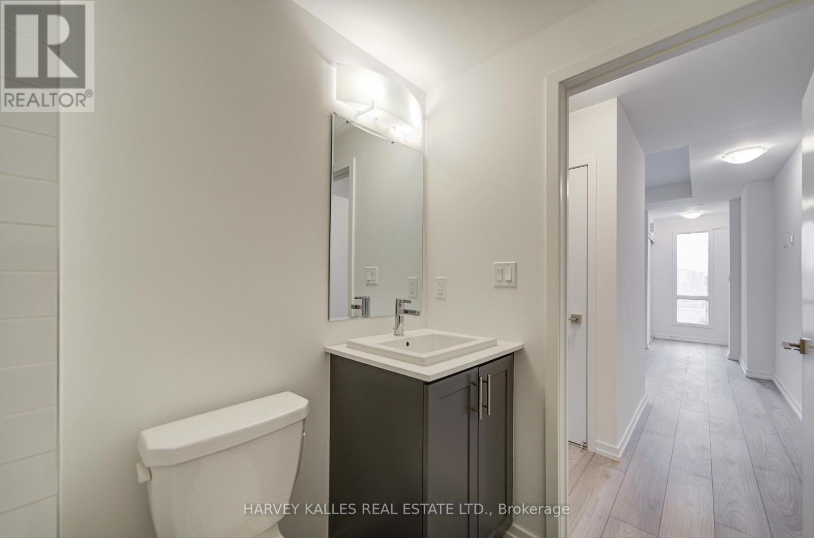 2 - 18 Lytham Green Circle, Newmarket, Ontario  L3Y 0H5 - Photo 17 - N12418520