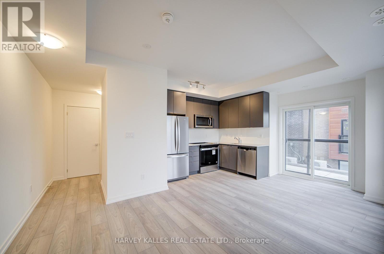 2 - 18 Lytham Green Circle, Newmarket, Ontario  L3Y 0H5 - Photo 8 - N12418520