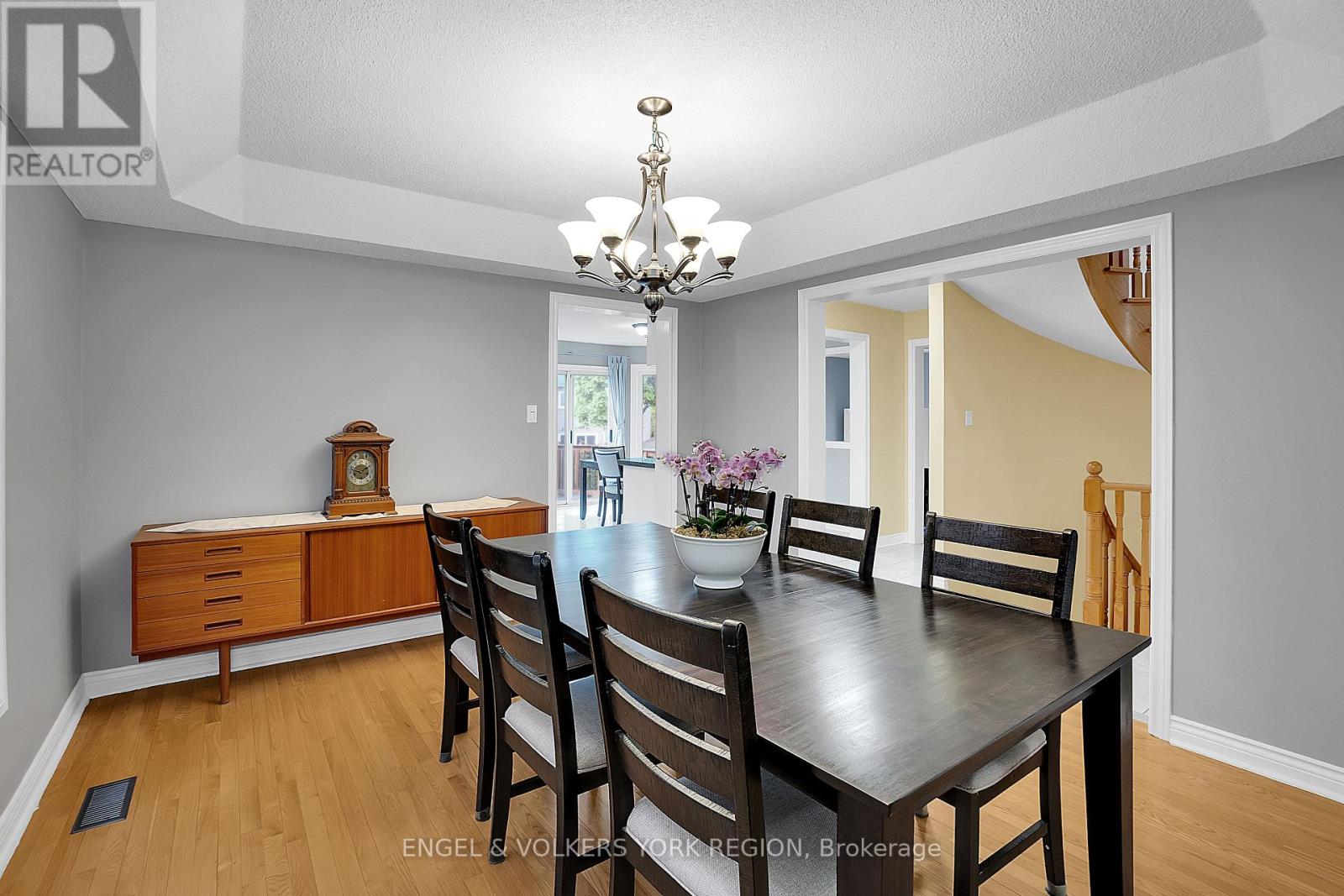 24 Timber Valley Avenue, Richmond Hill, Ontario  L4E 3S6 - Photo 11 - N12418521