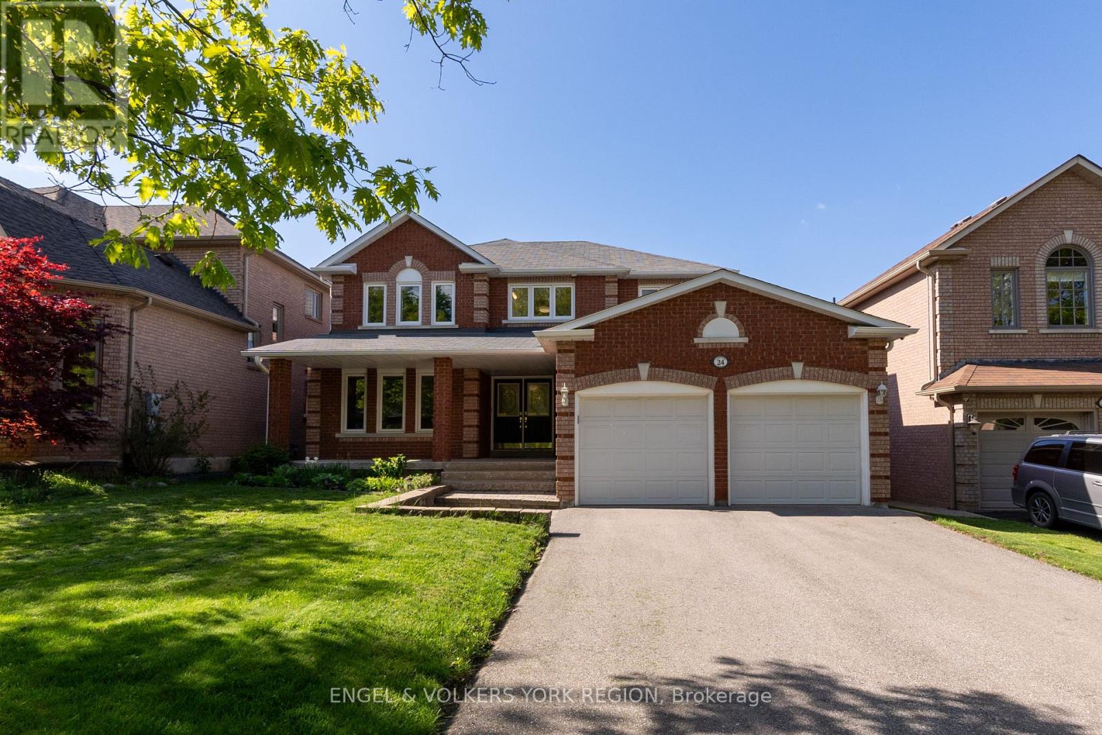 24 Timber Valley Avenue, Richmond Hill, Ontario  L4E 3S6 - Photo 2 - N12418521