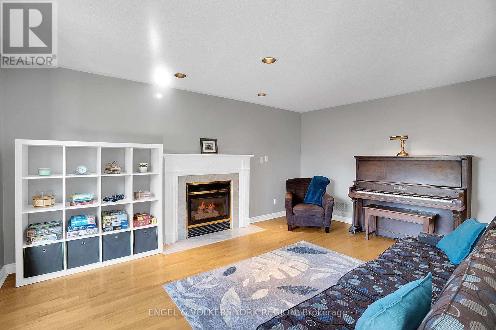 24 Timber Valley Avenue, Richmond Hill, Ontario  L4E 3S6 - Photo 20 - N12418521