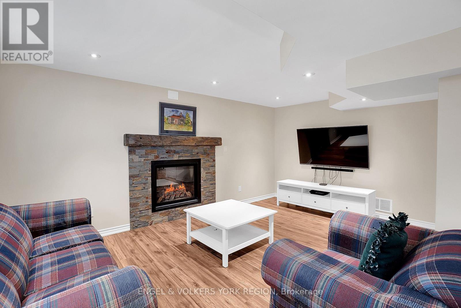 24 Timber Valley Avenue, Richmond Hill, Ontario  L4E 3S6 - Photo 39 - N12418521