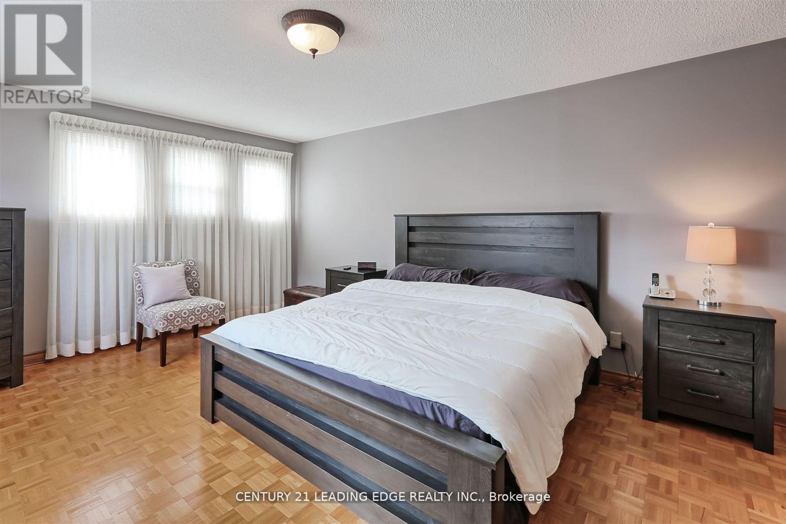 312 Valeria Boulevard, Vaughan, Ontario  L4L 6V7 - Photo 10 - N12418524