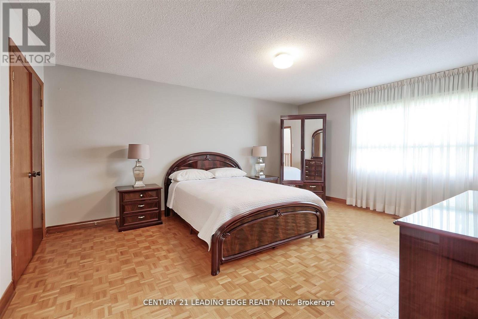 312 Valeria Boulevard, Vaughan, Ontario  L4L 6V7 - Photo 14 - N12418524