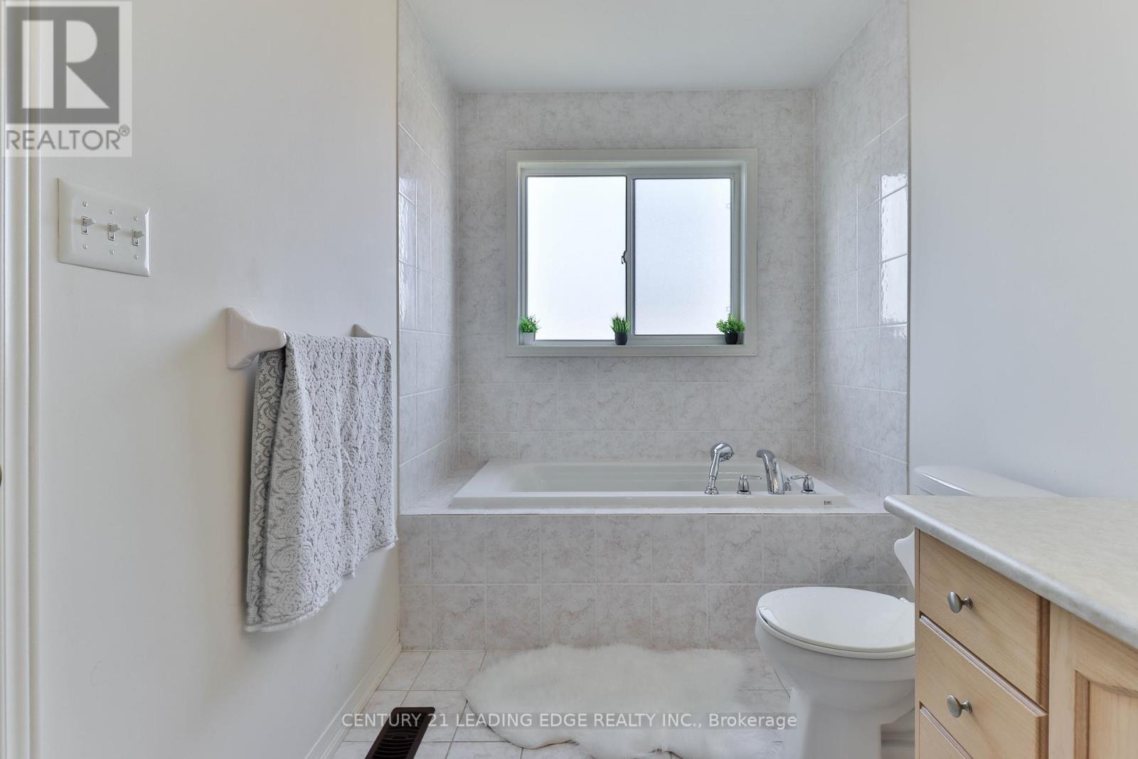 15 Robertdale Court, Whitchurch-Stouffville, Ontario  L4A 0Y5 - Photo 23 - N12418535