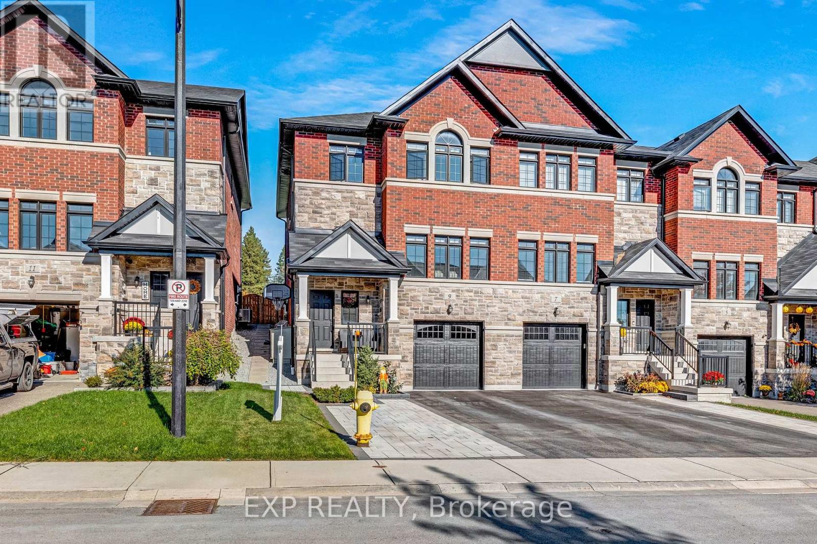 9 Gord Matthews Way, Uxbridge, Ontario  L9P 0E9 - Photo 1 - N12418551