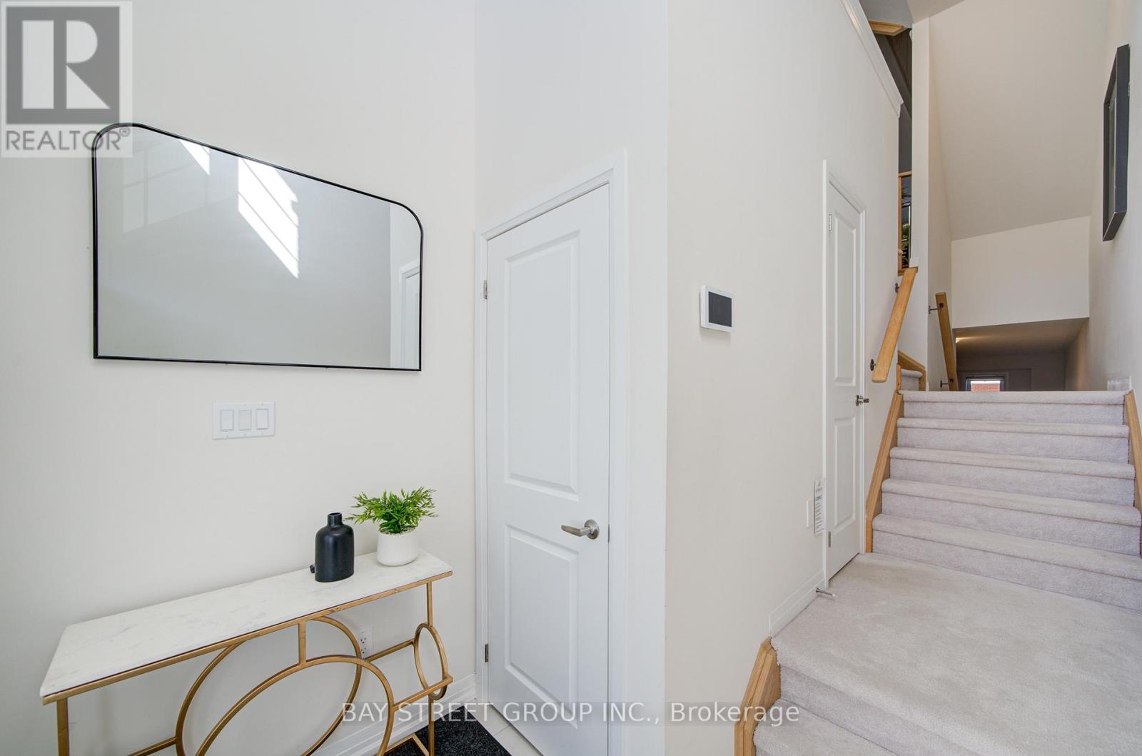 28 Sissons Way, Markham, Ontario  L6B 1R2 - Photo 4 - N12418605
