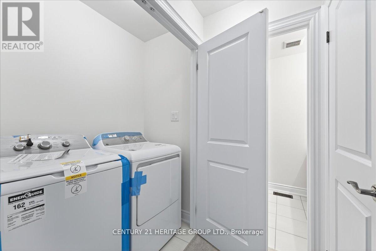 6 Elgin Court, Bradford West Gwillimbury, Ontario  L3Z 4R1 - Photo 36 - N12418618