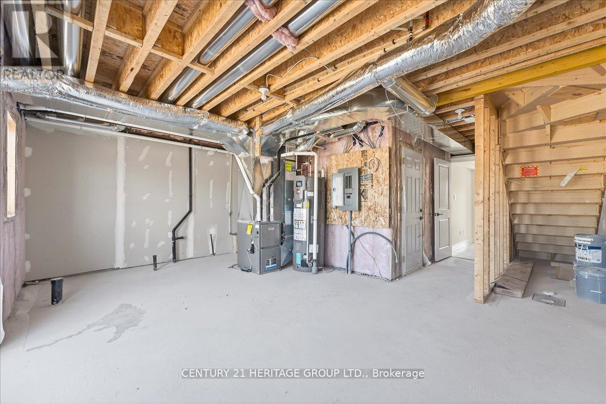 6 Elgin Court, Bradford West Gwillimbury, Ontario  L3Z 4R1 - Photo 45 - N12418618