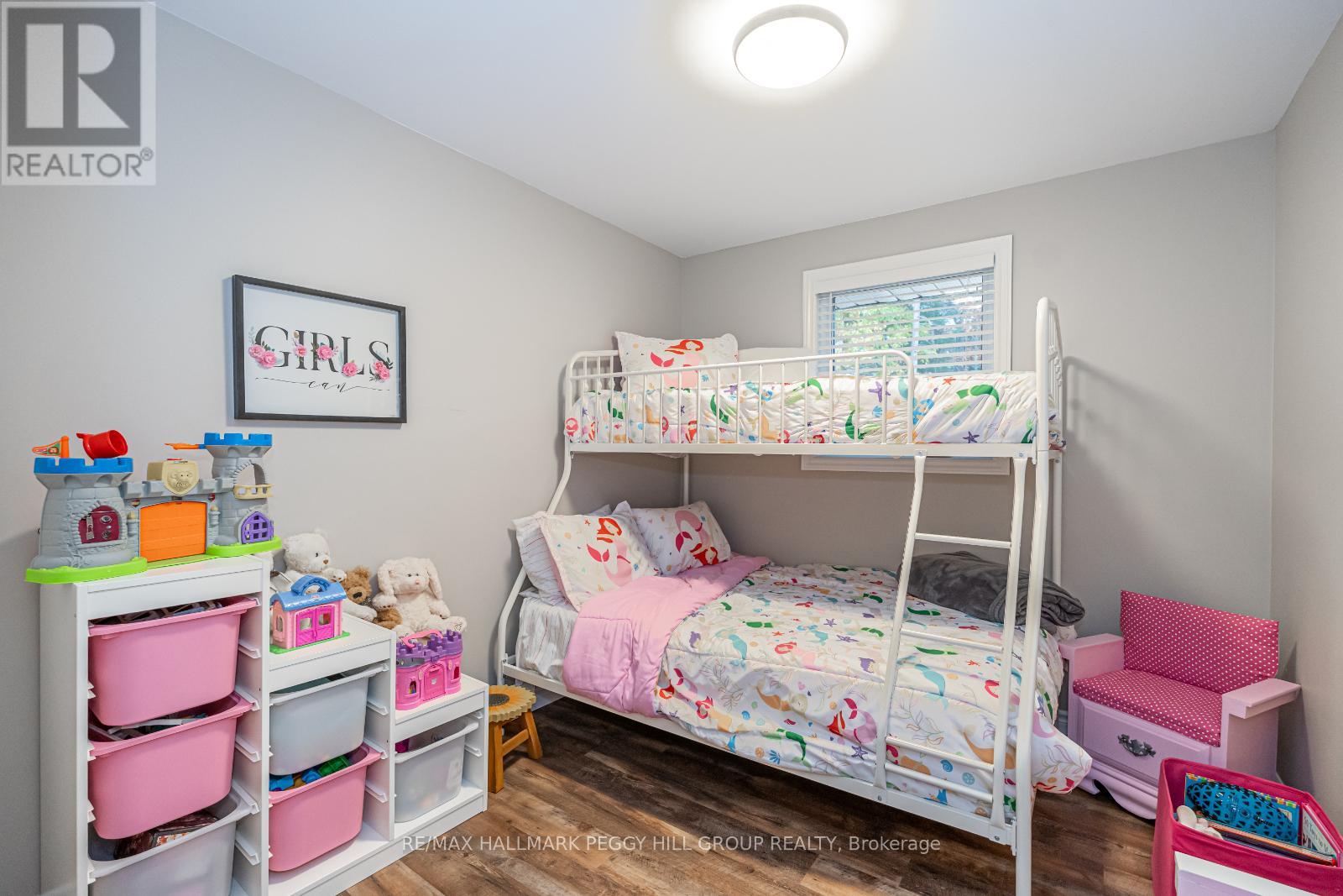 45 Evergreen Avenue, Tiny, Ontario  L0L 1P0 - Photo 10 - S12418469