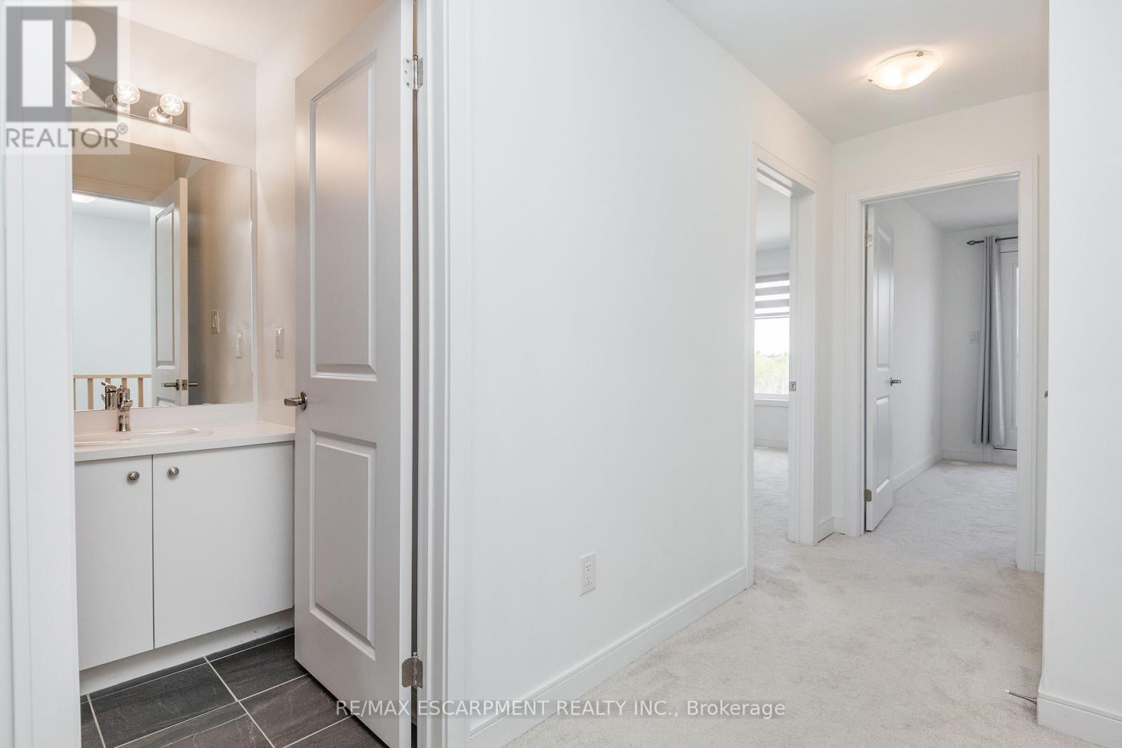 33 Red Maple Lane, Barrie, Ontario  L9J 0N4 - Photo 23 - S12418489