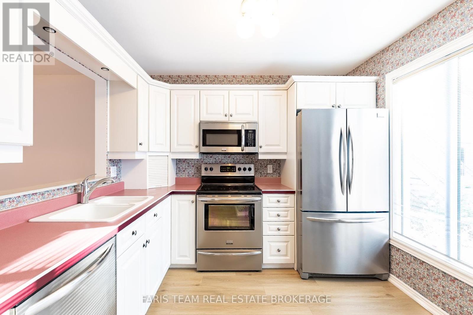 101 - 260 Cedarmere Road, Orillia, Ontario  L3V 7H1 - Photo 5 - S12418580
