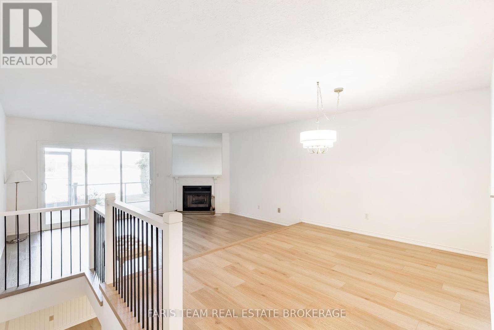 101 - 260 Cedarmere Road, Orillia, Ontario  L3V 7H1 - Photo 8 - S12418580