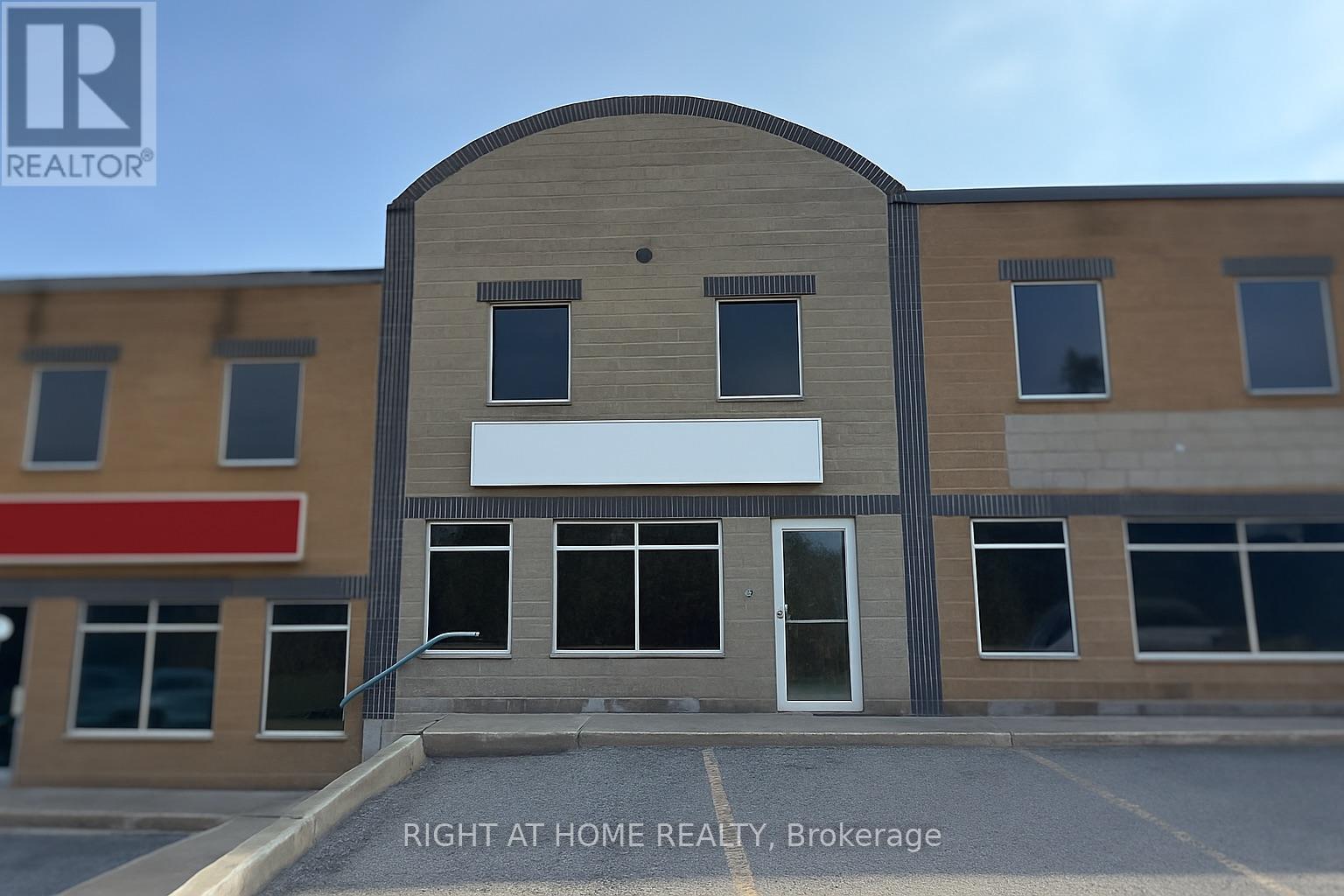8 - 647 WELHAM ROAD, Barrie, Ontario