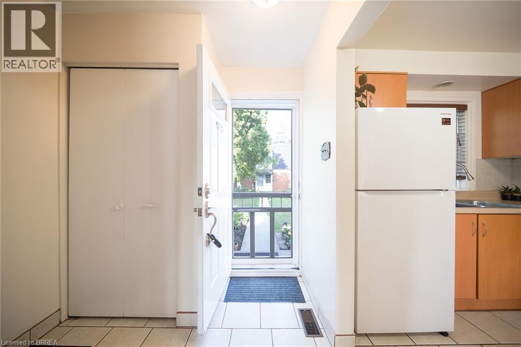 273 Elgin Street Unit# 38, Brantford, Ontario  N3S 5B2 - Photo 2 - 40772172