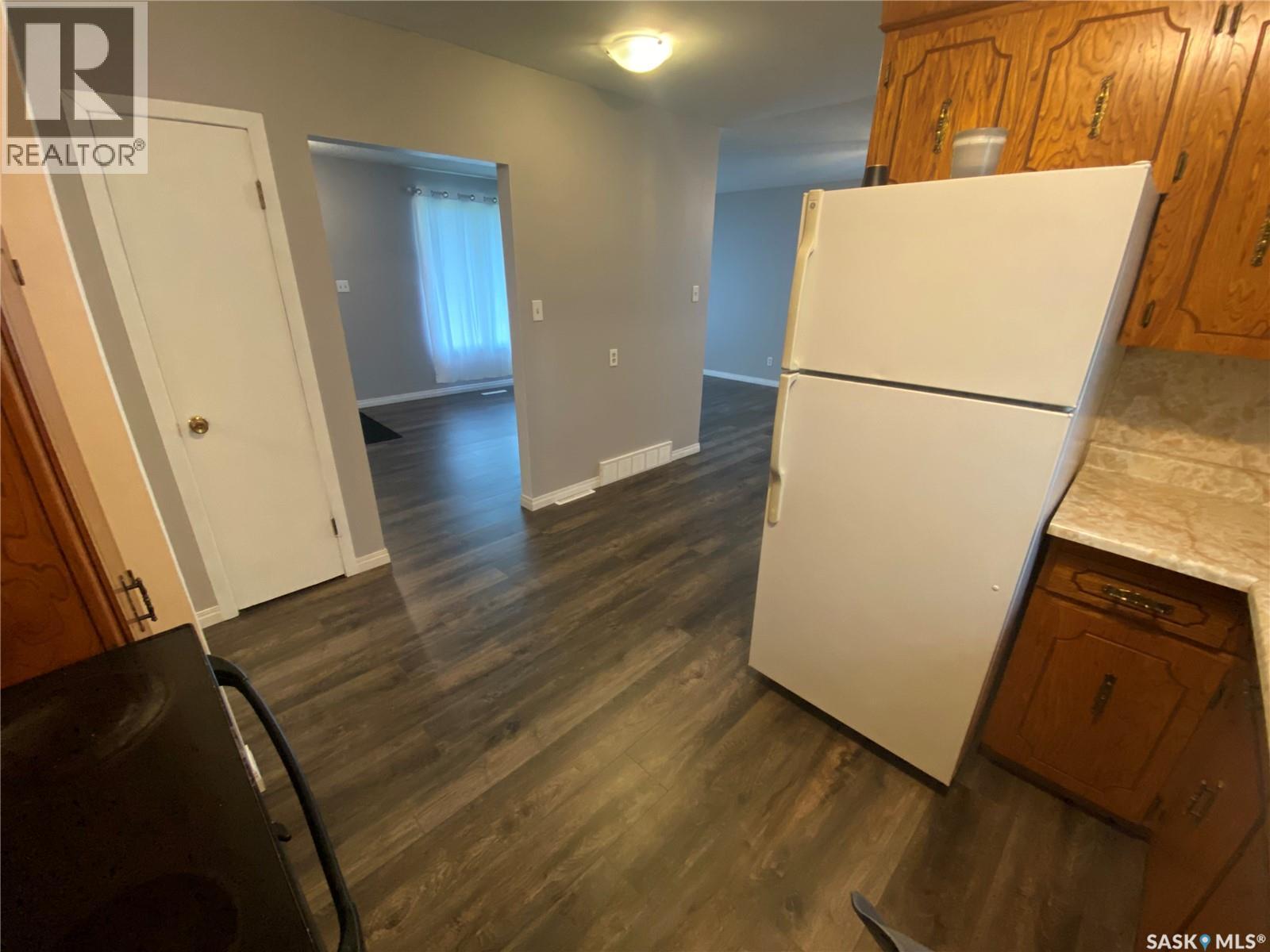 386 Victoria Avenue, Yorkton, Saskatchewan  S3N 1T6 - Photo 3 - SK018927