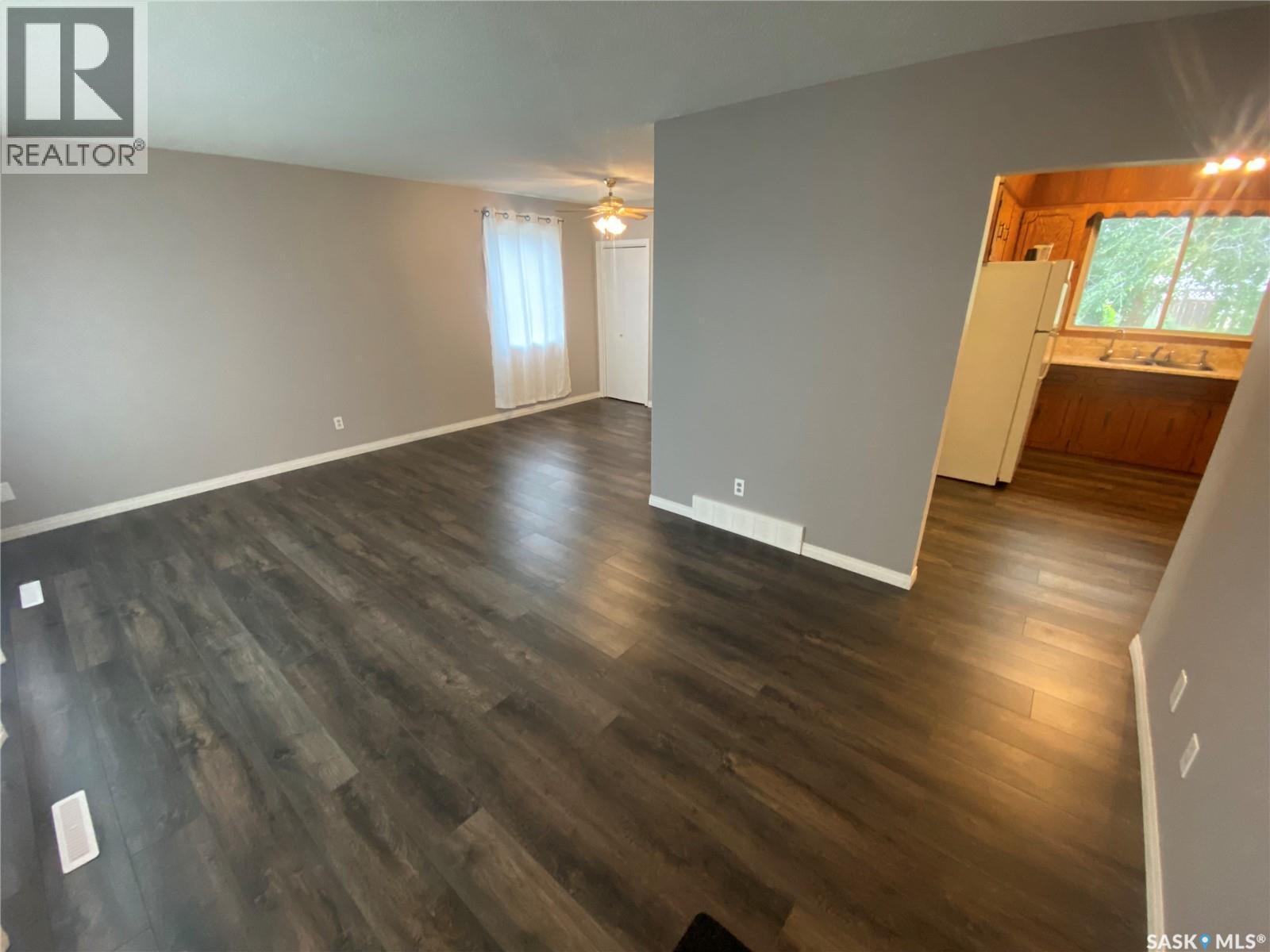 386 Victoria Avenue, Yorkton, Saskatchewan  S3N 1T6 - Photo 6 - SK018927