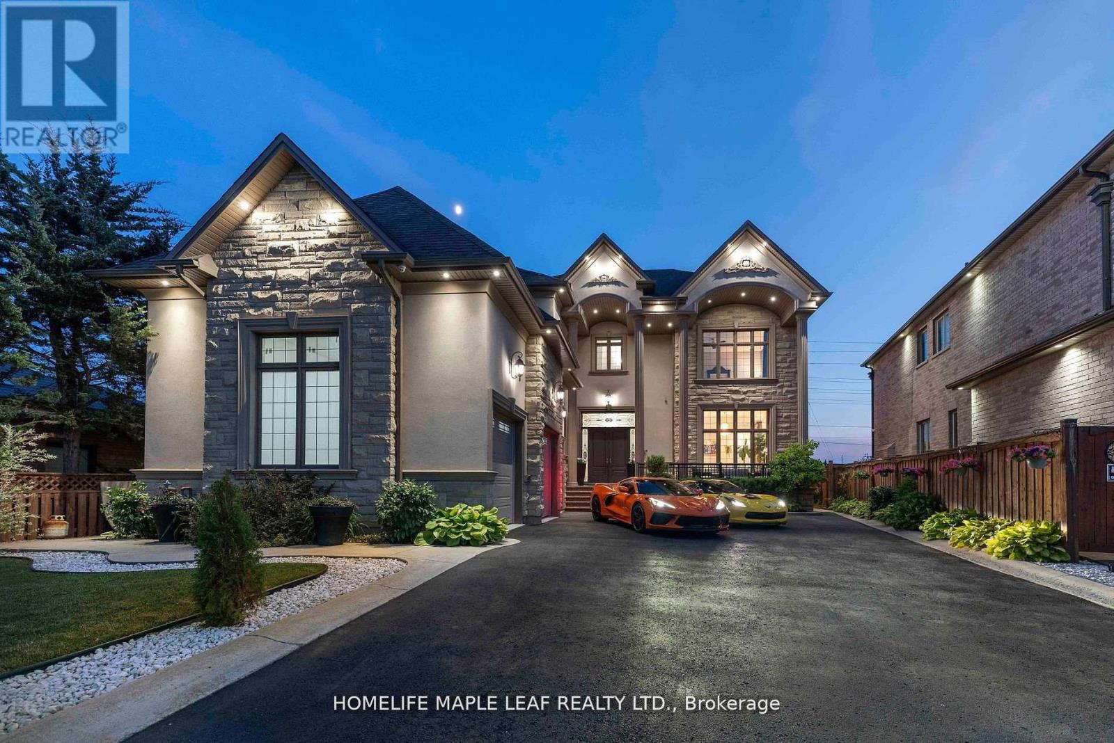 7588 Redstone Road, Mississauga, Ontario  L4T 2B9 - Photo 1 - W12418429