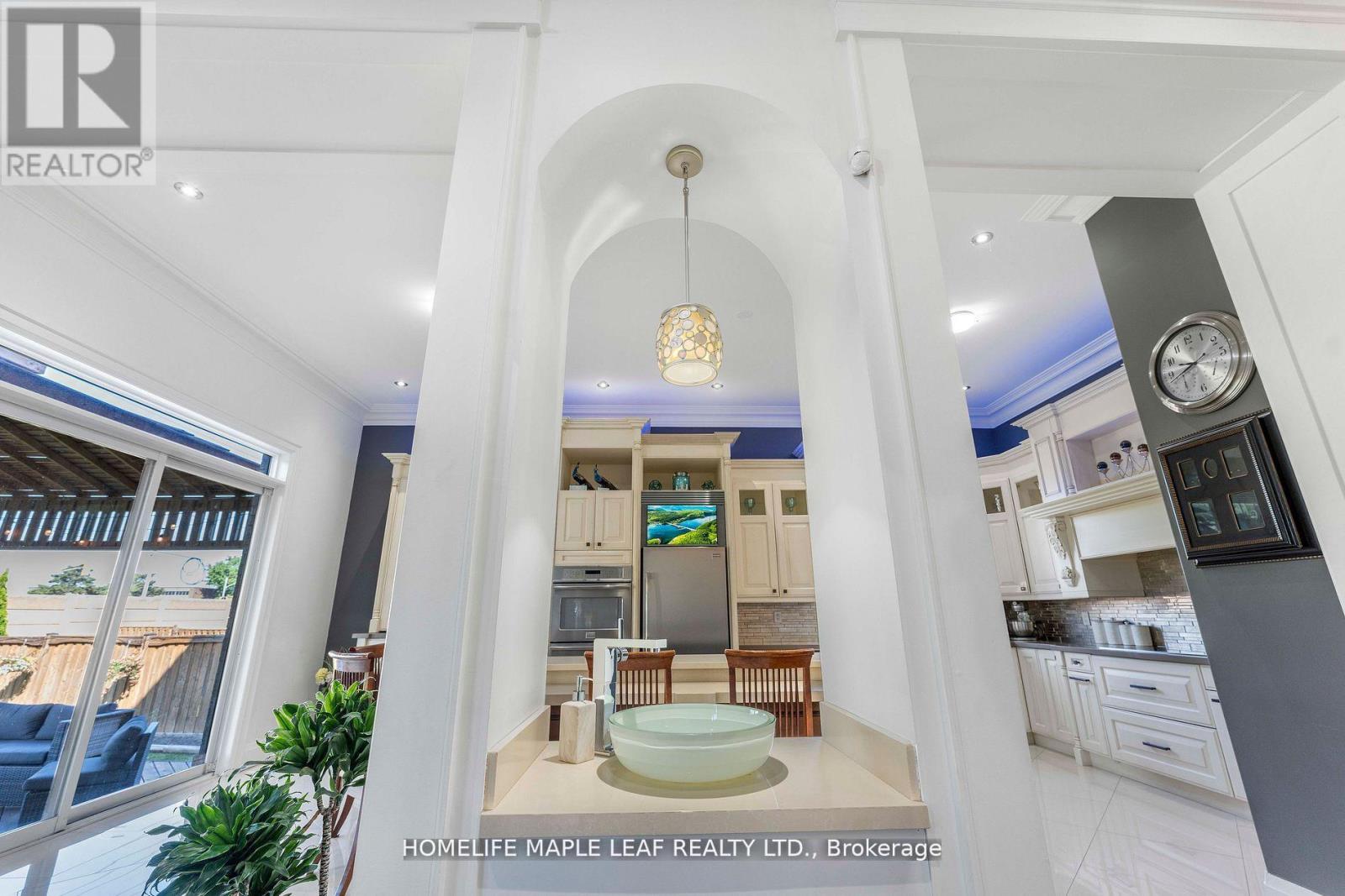 7588 Redstone Road, Mississauga, Ontario  L4T 2B9 - Photo 17 - W12418429