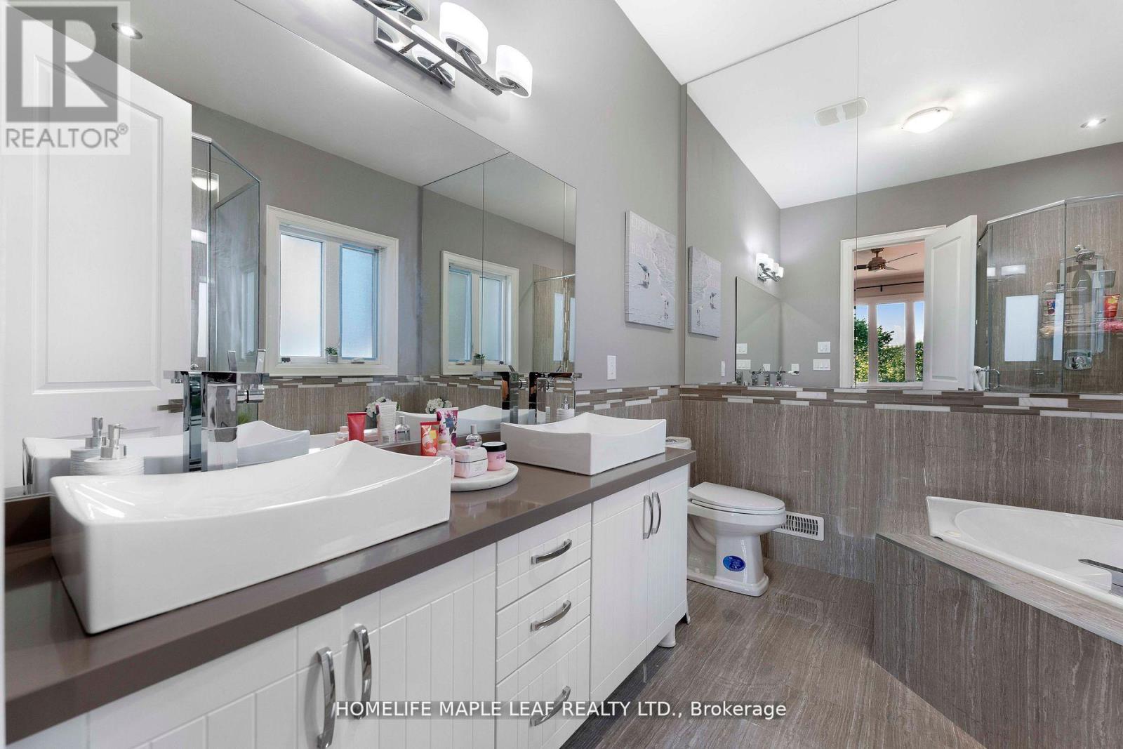 7588 Redstone Road, Mississauga, Ontario  L4T 2B9 - Photo 21 - W12418429