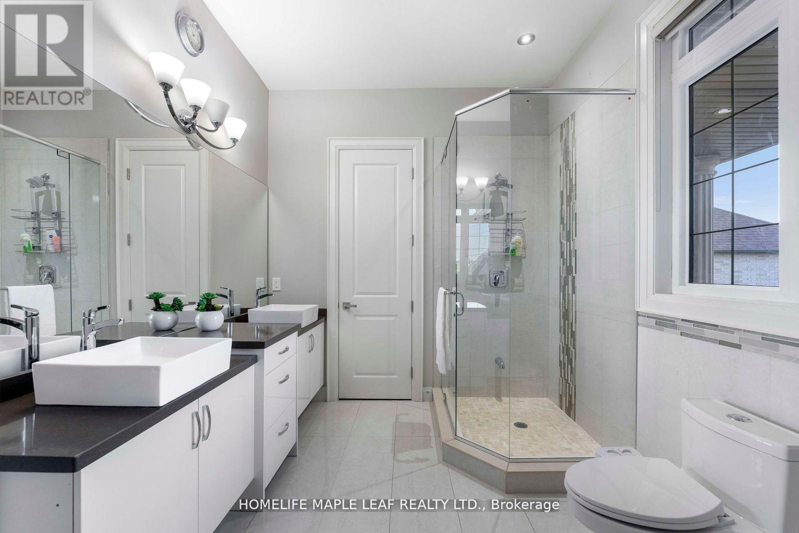7588 Redstone Road, Mississauga, Ontario  L4T 2B9 - Photo 28 - W12418429