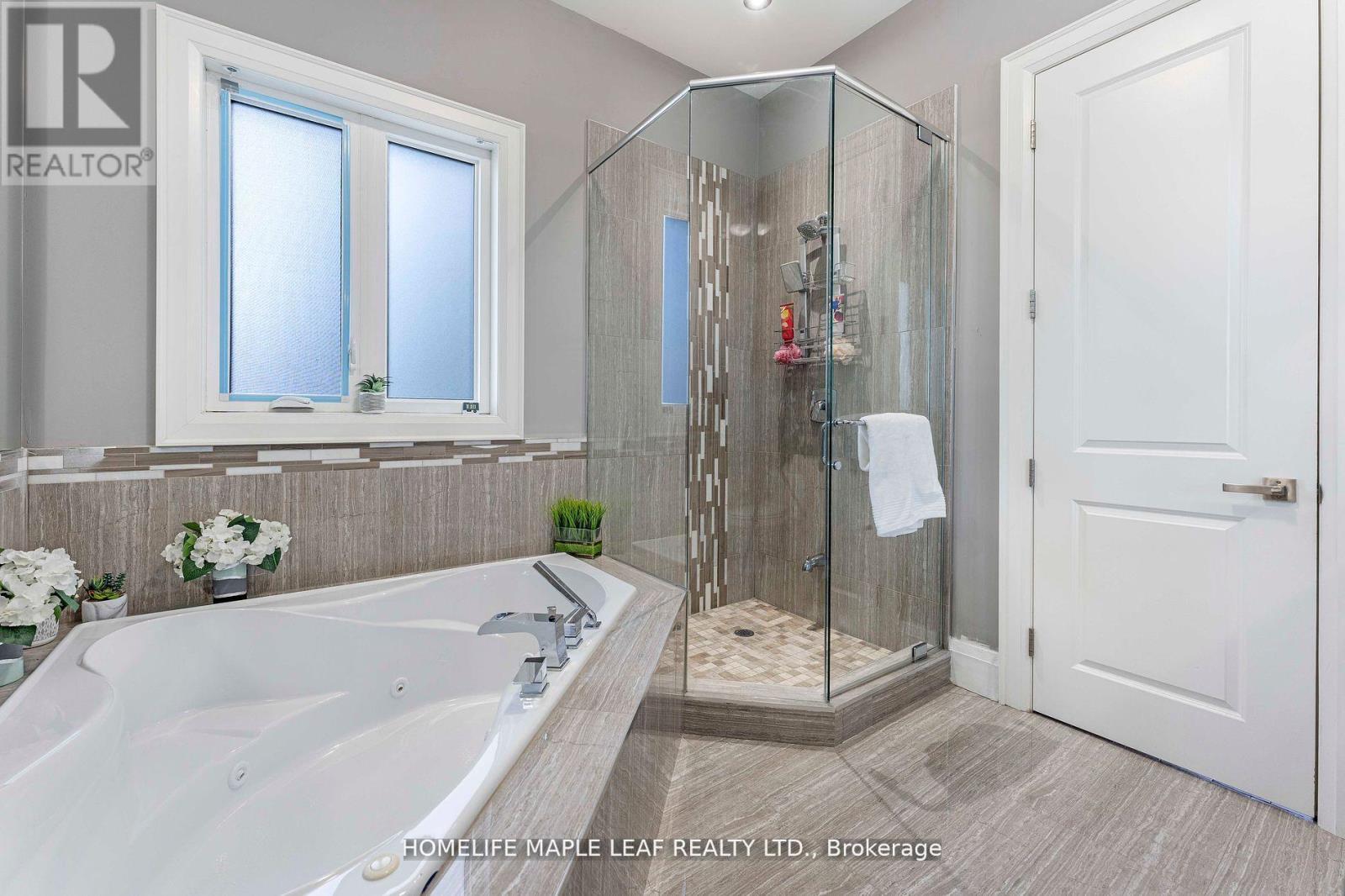 7588 Redstone Road, Mississauga, Ontario  L4T 2B9 - Photo 38 - W12418429