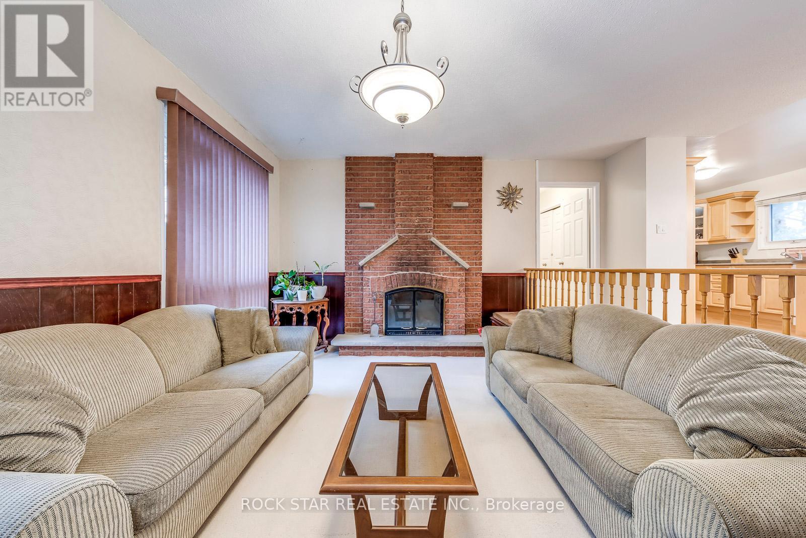14 Cairnmore Court, Brampton, Ontario  L6Z 1T6 - Photo 11 - W12418471