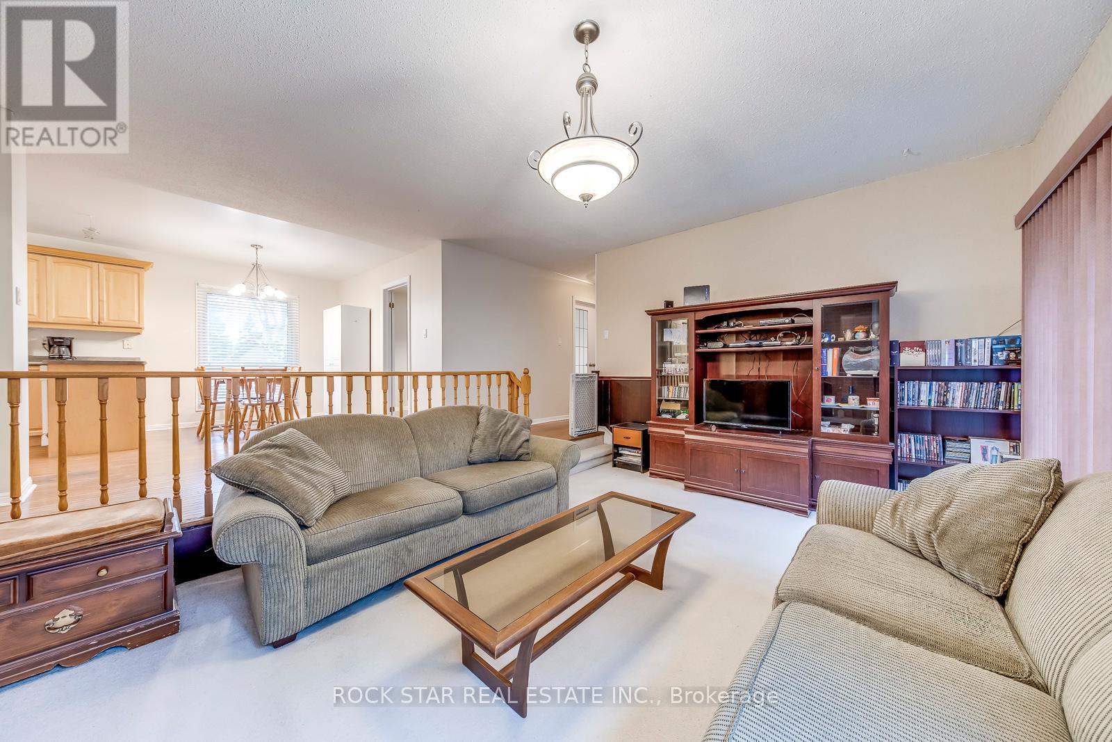 14 Cairnmore Court, Brampton, Ontario  L6Z 1T6 - Photo 13 - W12418471