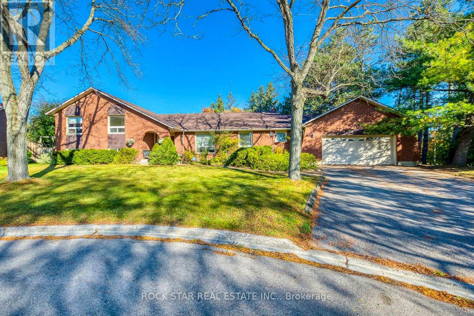 14 Cairnmore Court, Brampton, Ontario  L6Z 1T6 - Photo 2 - W12418471
