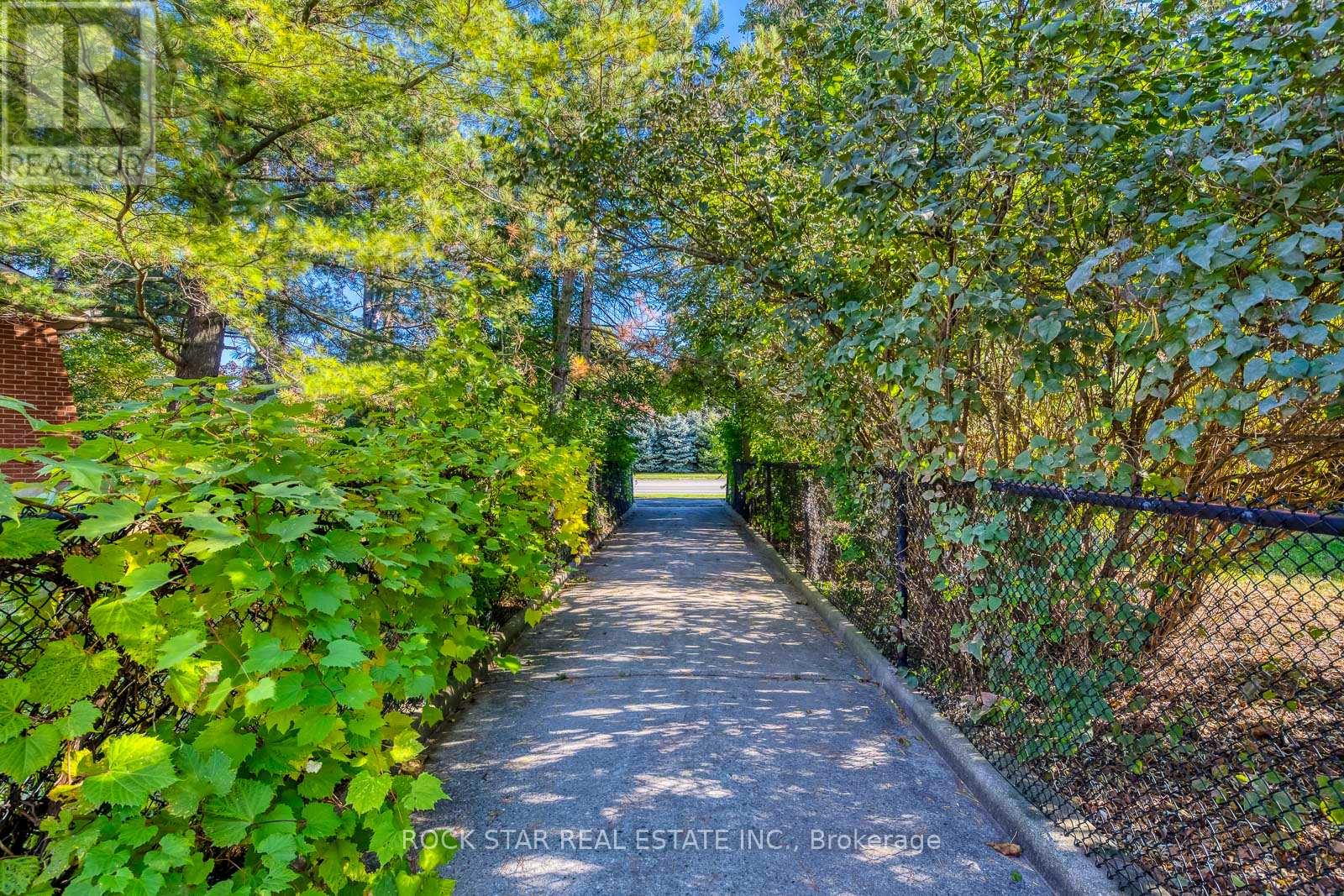 14 Cairnmore Court, Brampton, Ontario  L6Z 1T6 - Photo 42 - W12418471