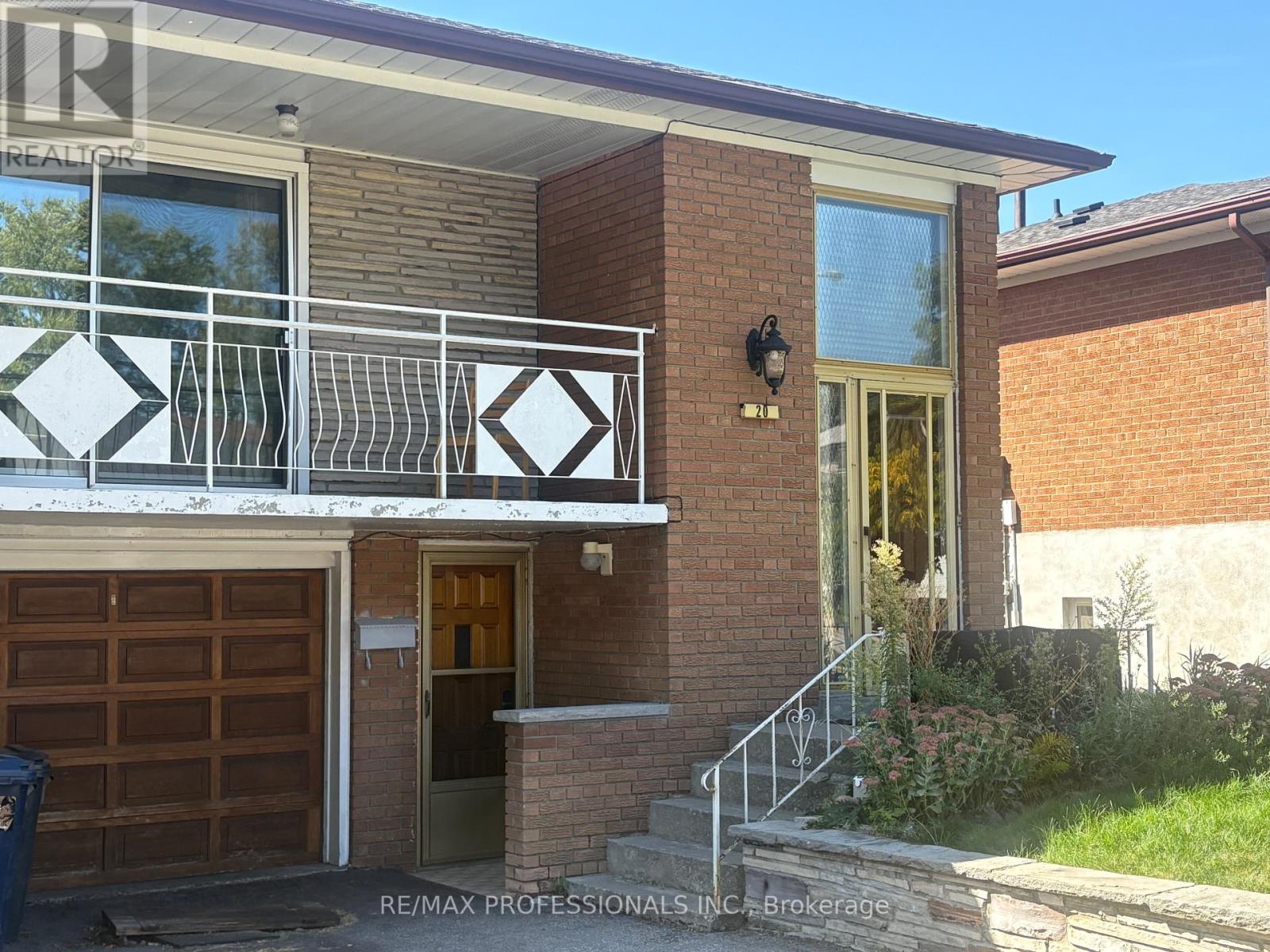 20 SORLYN AVENUE, Toronto, Ontario