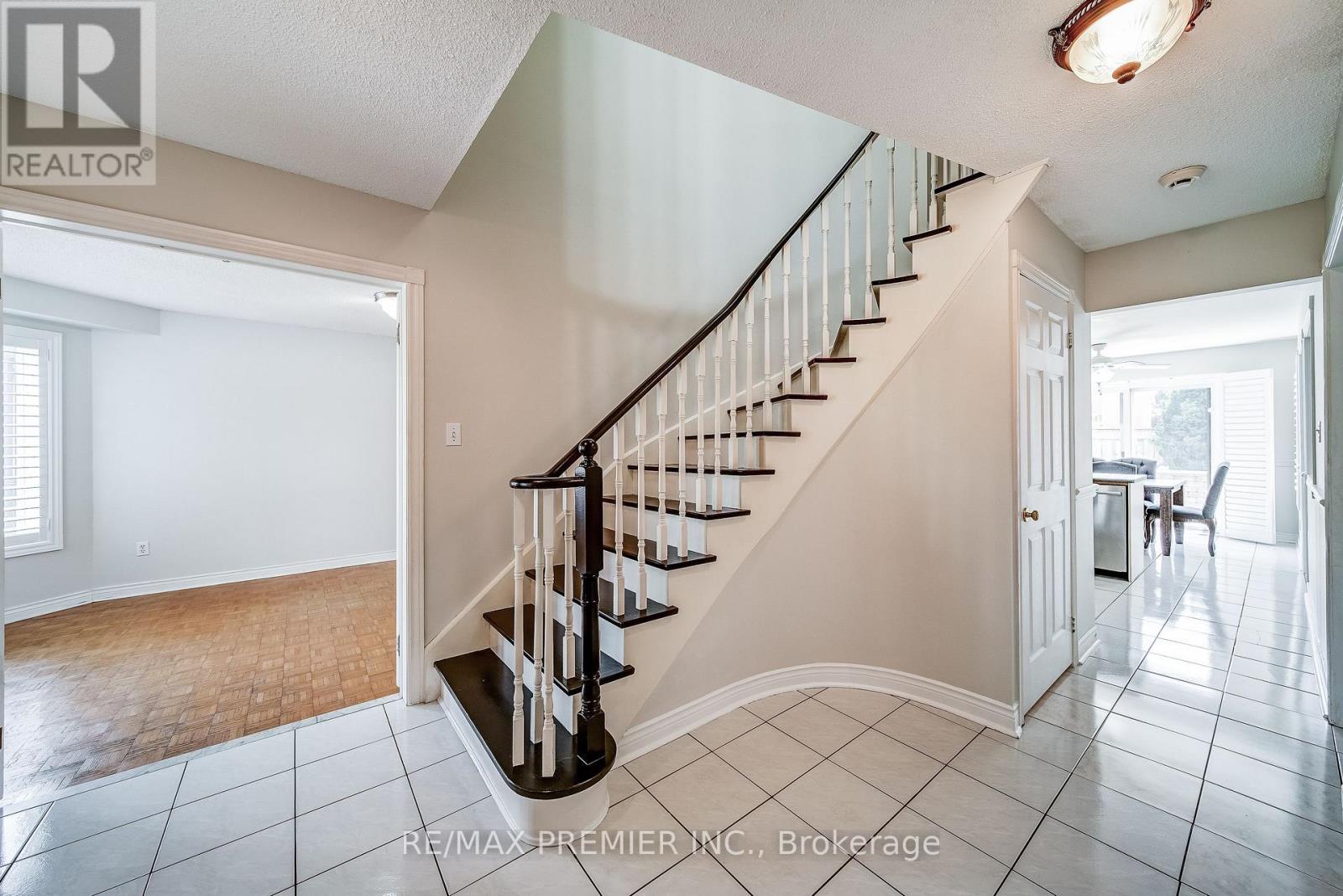 21 Berrydown Drive, Caledon, Ontario  L7E 1L6 - Photo 5 - W12418492