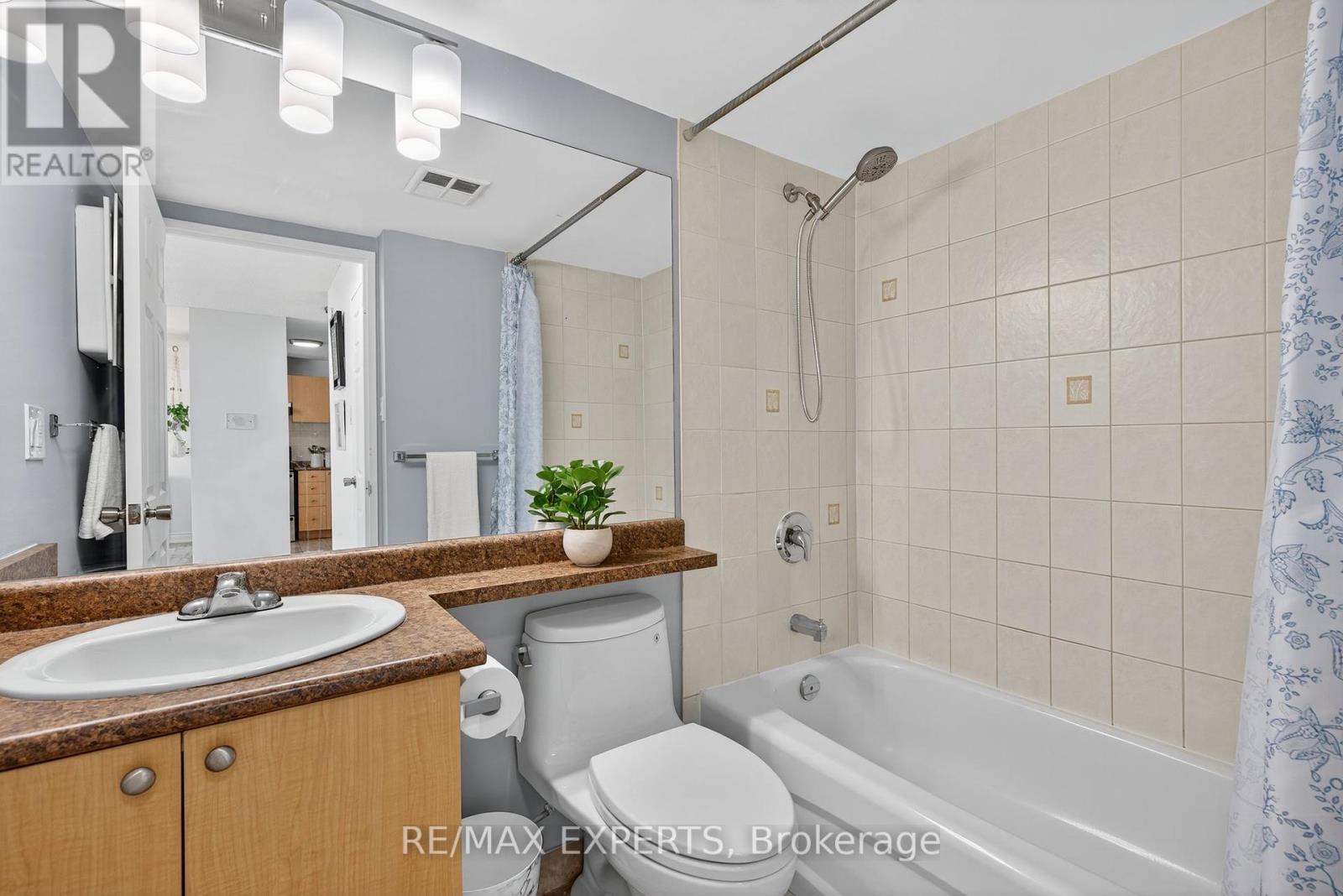 1212 - 2900 Battleford Road, Mississauga, Ontario  L5N 2V9 - Photo 10 - W12418495