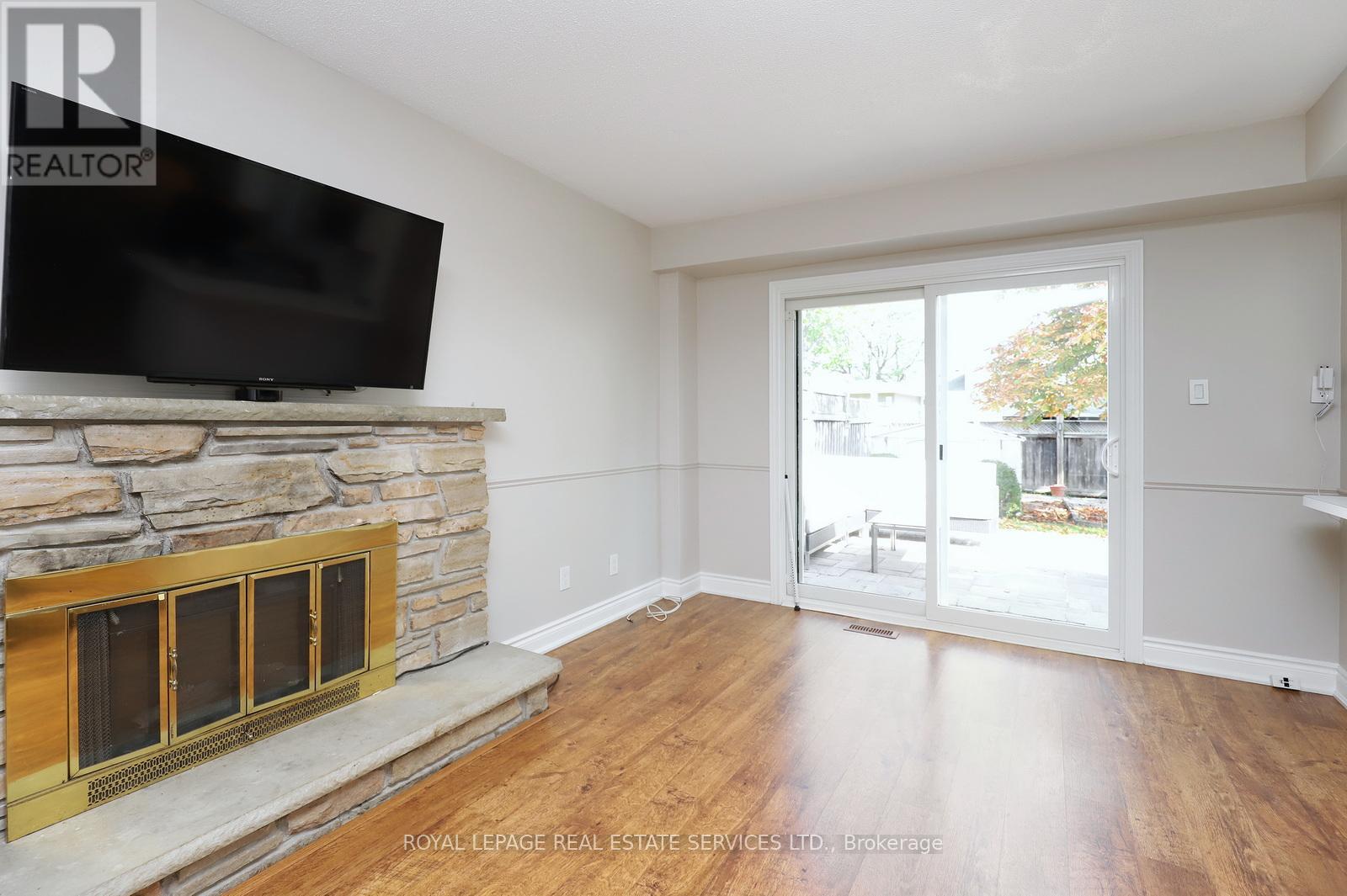 2549 Merrington Crescent, Mississauga, Ontario  L5K 2B8 - Photo 17 - W12418503