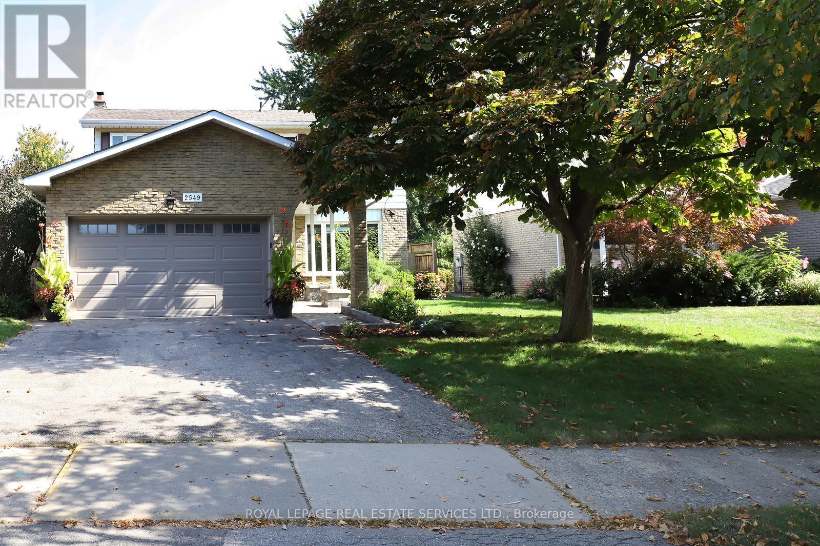 2549 Merrington Crescent, Mississauga, Ontario  L5K 2B8 - Photo 2 - W12418503