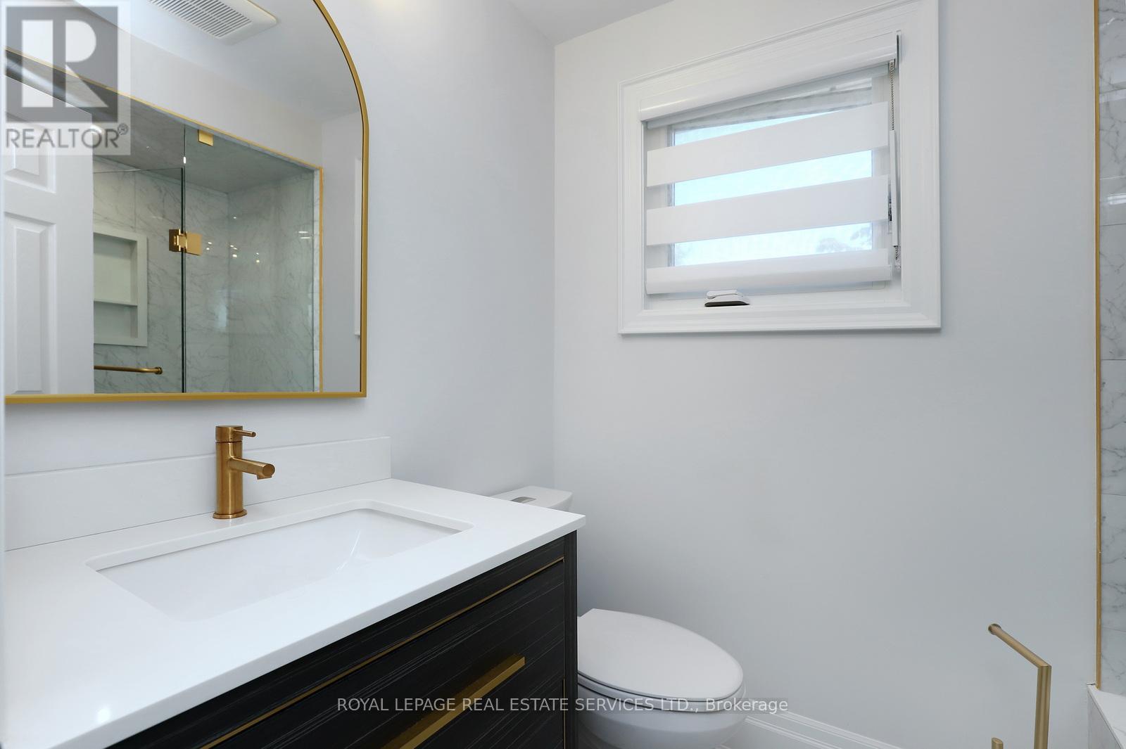 2549 Merrington Crescent, Mississauga, Ontario  L5K 2B8 - Photo 21 - W12418503